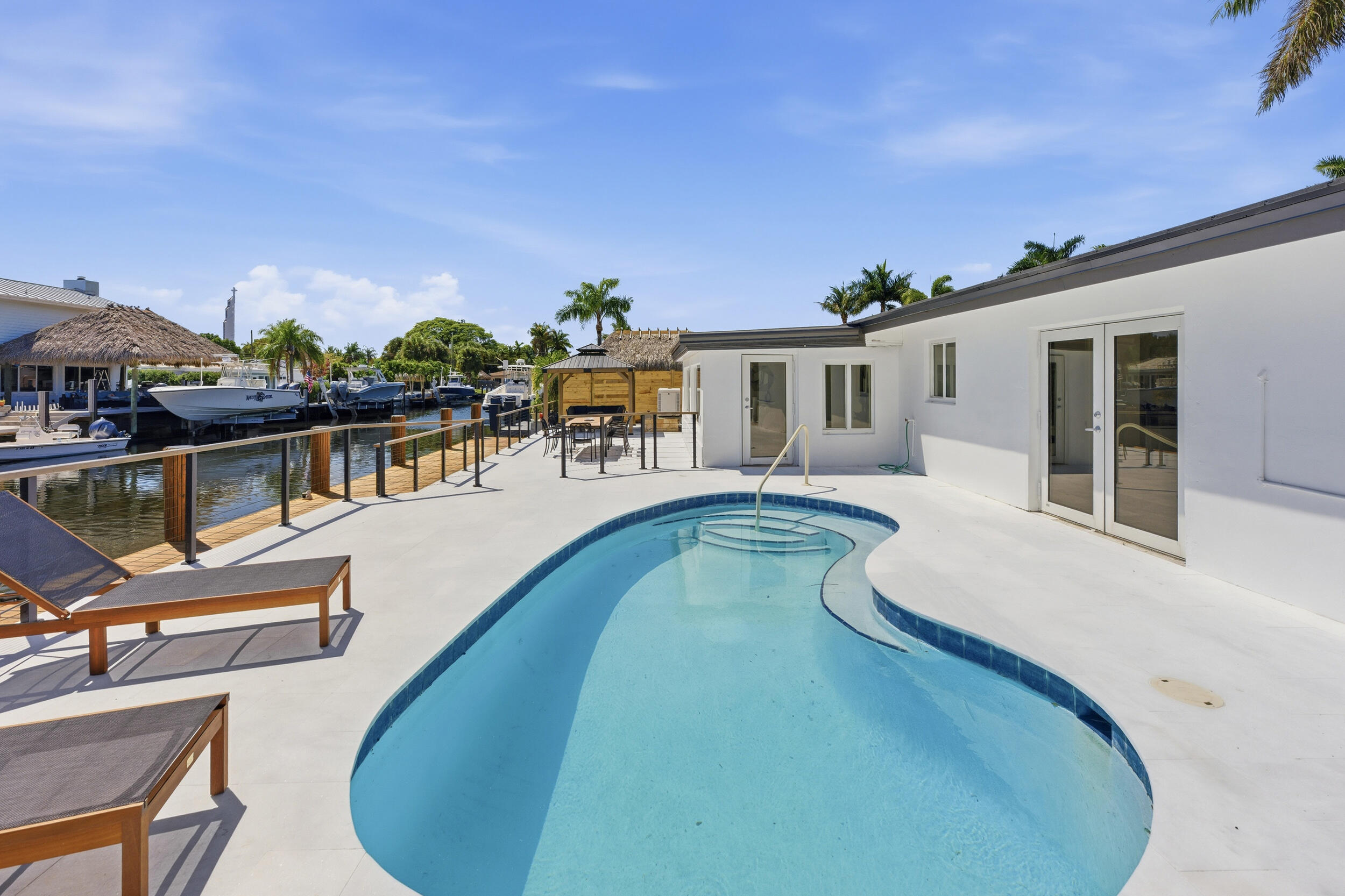 2280 SE 10th Pompano Beach, FL 33062