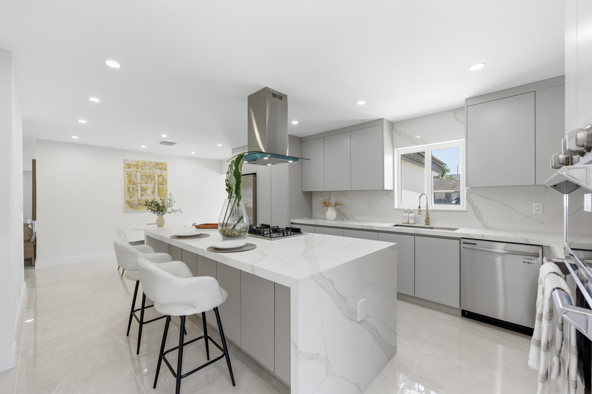 2280 SE 10th Pompano Beach, FL 33062