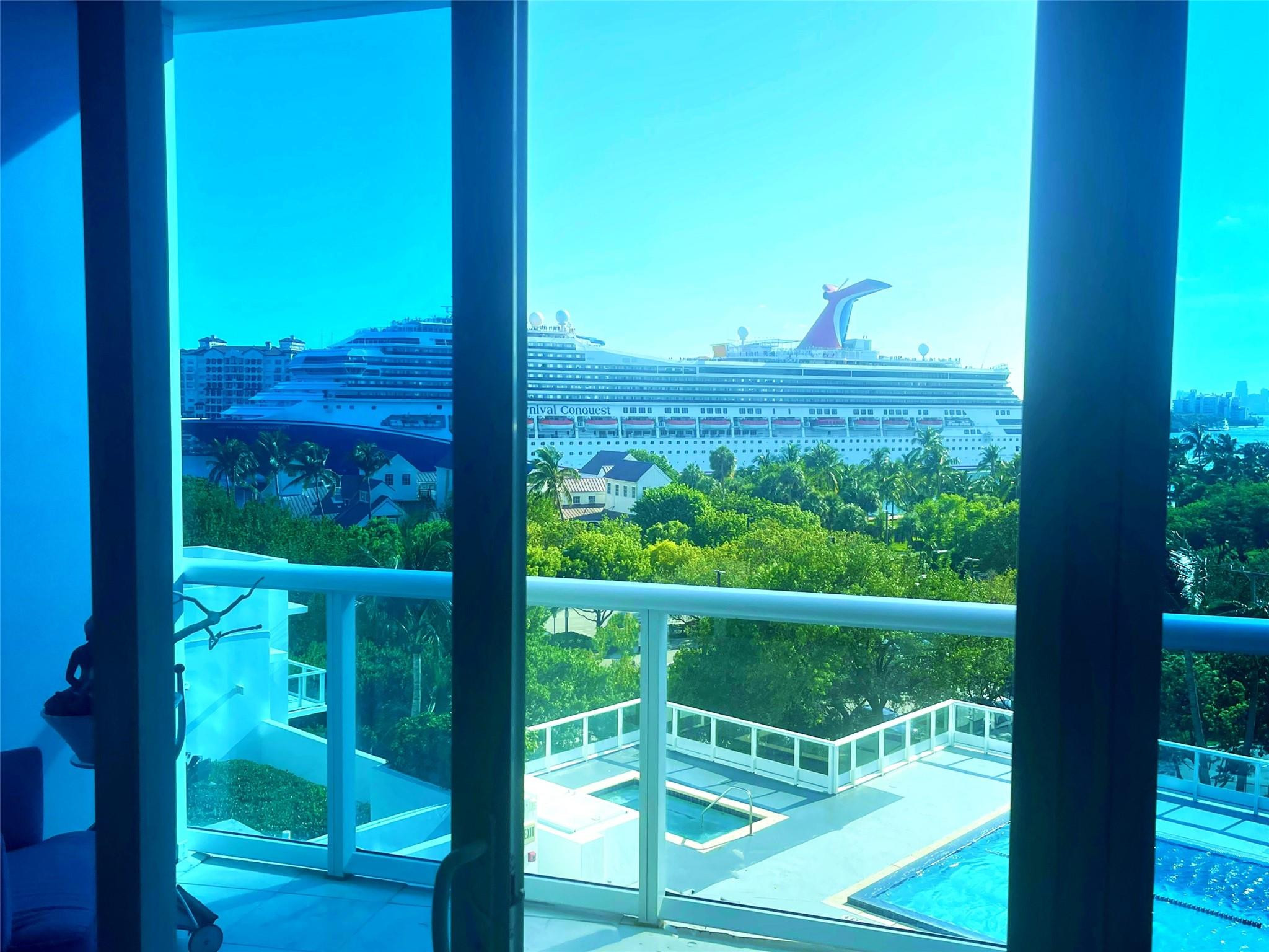 image Continuum South Beach South Tower10