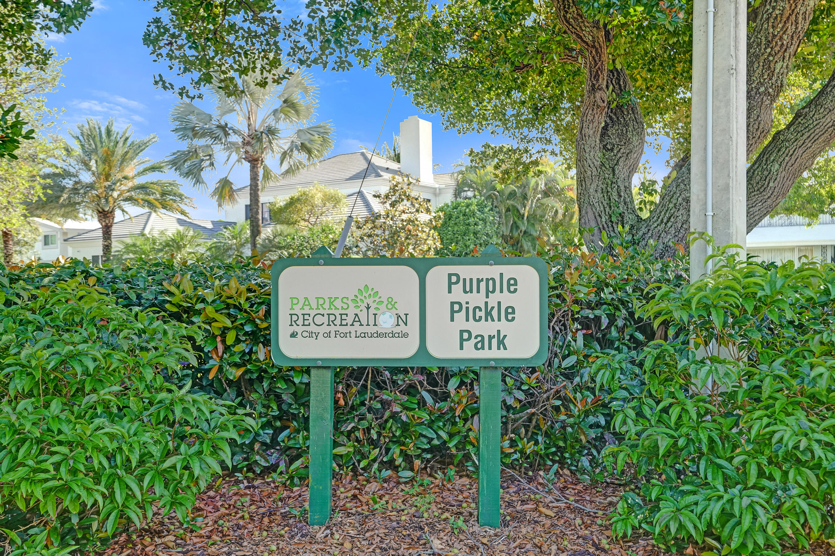 738 Middle Riv Fort Lauderdale, FL 33304