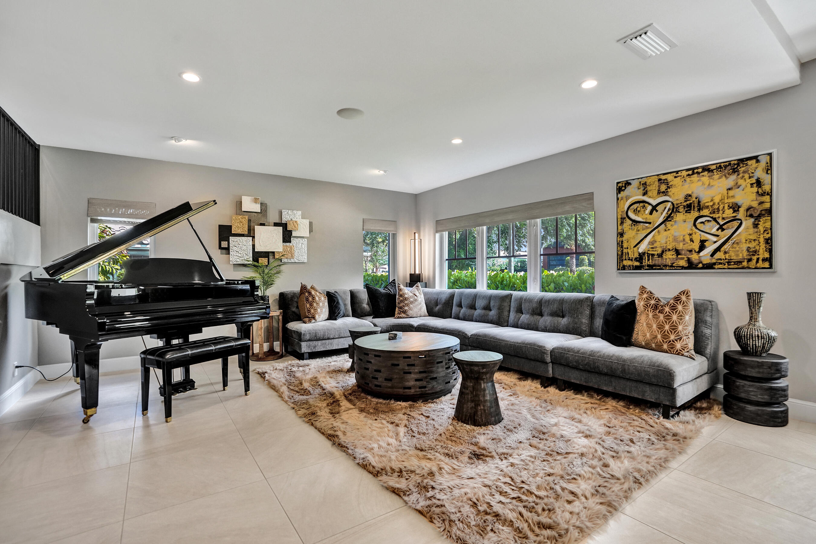 738 Middle Riv Fort Lauderdale, FL 33304