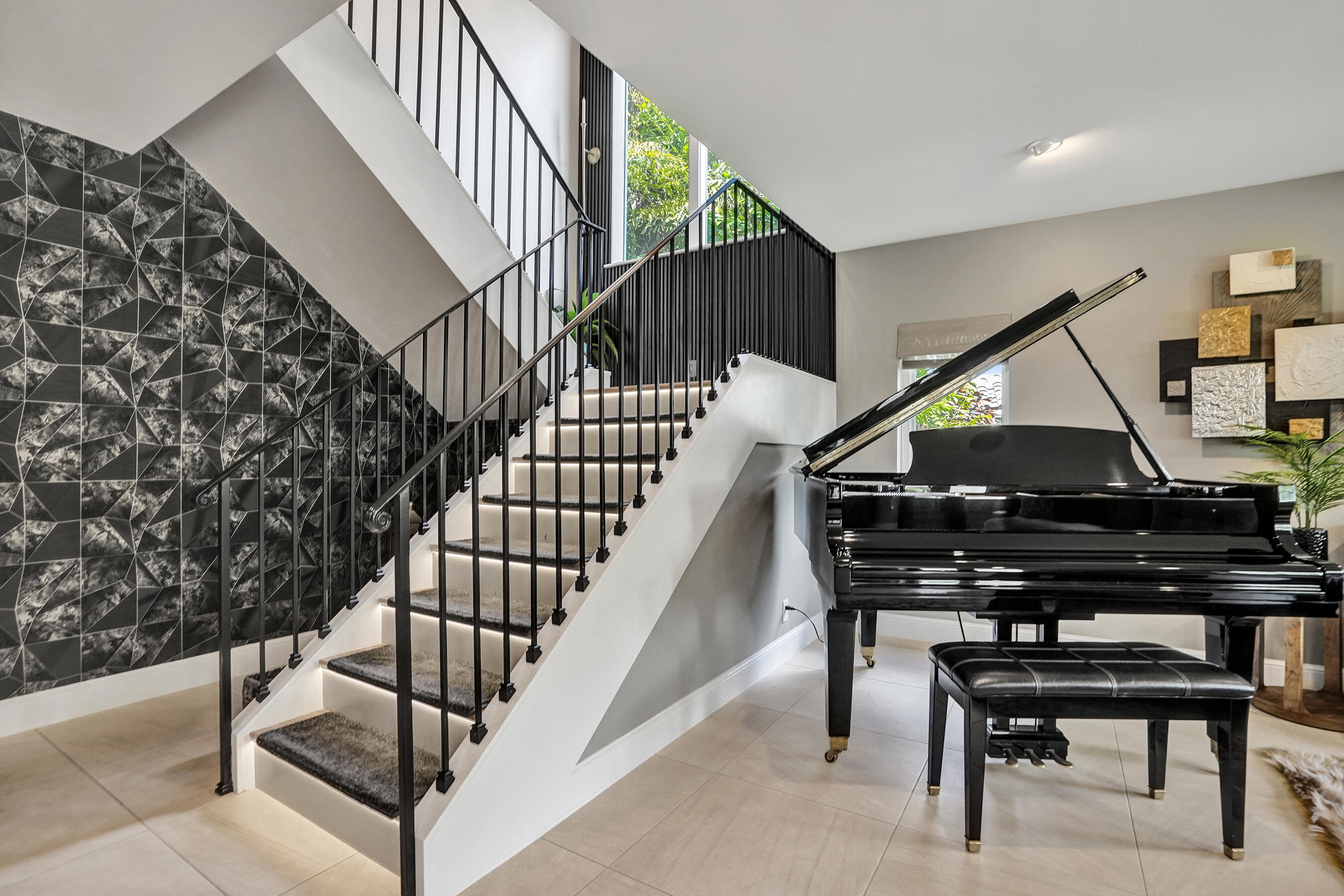 738 Middle Riv Fort Lauderdale, FL 33304