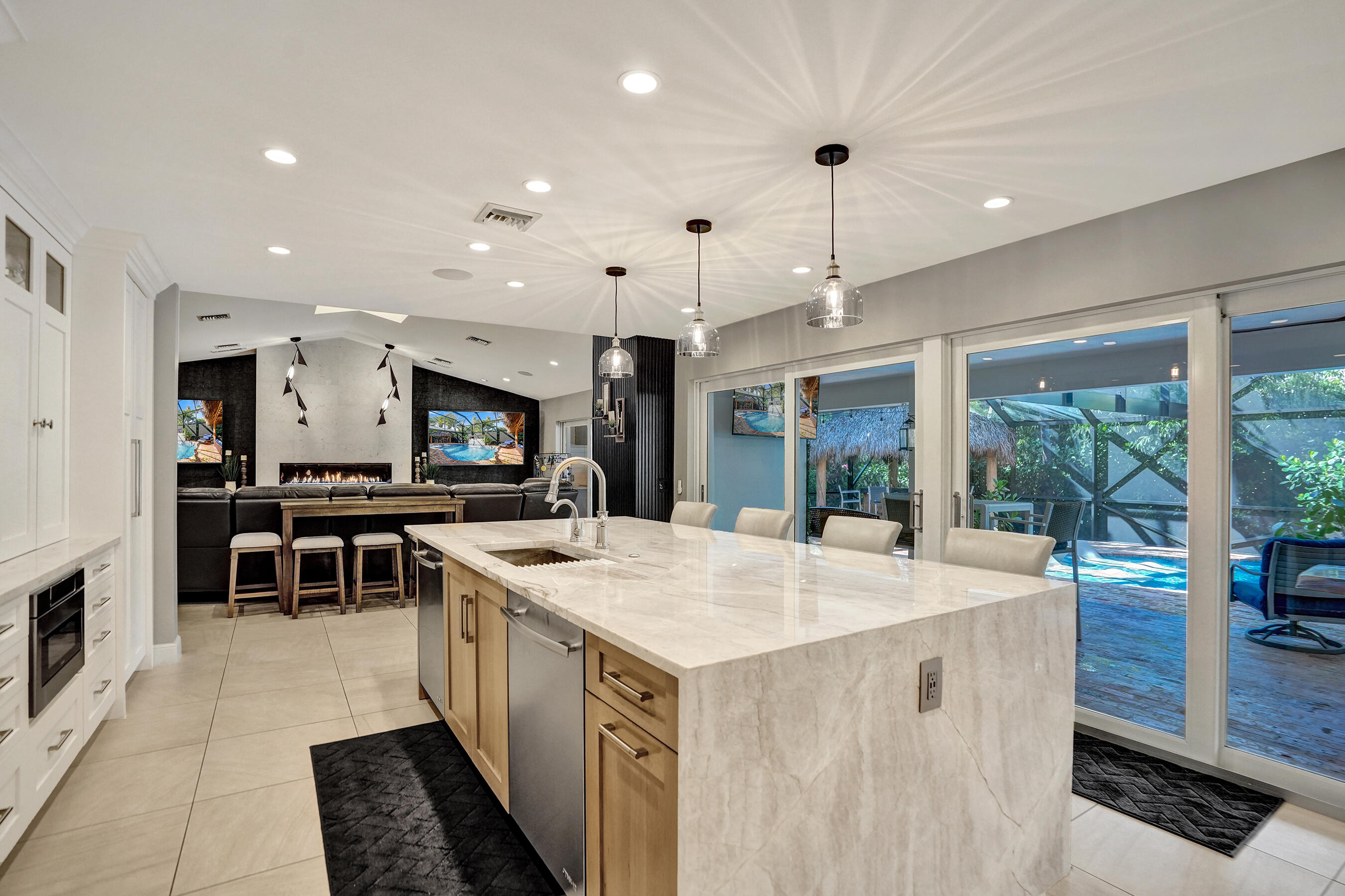 738 Middle Riv Fort Lauderdale, FL 33304