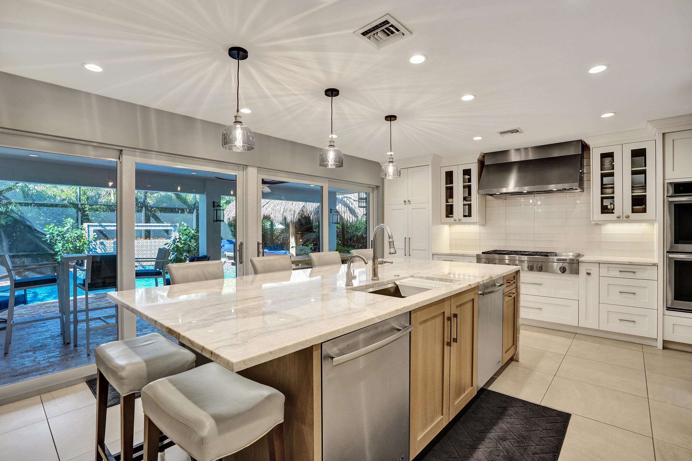 738 Middle Riv Fort Lauderdale, FL 33304