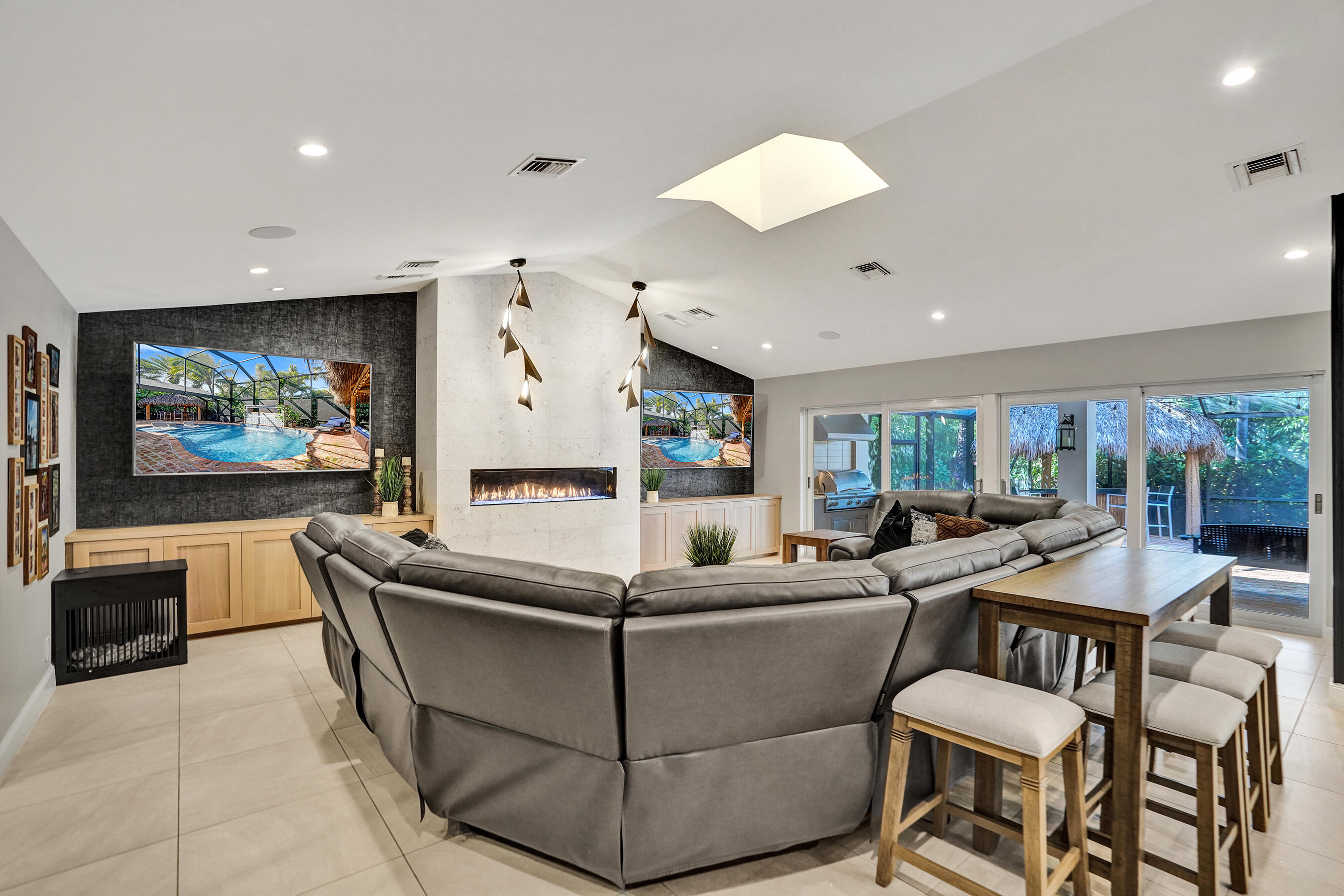 738 Middle Riv Fort Lauderdale, FL 33304