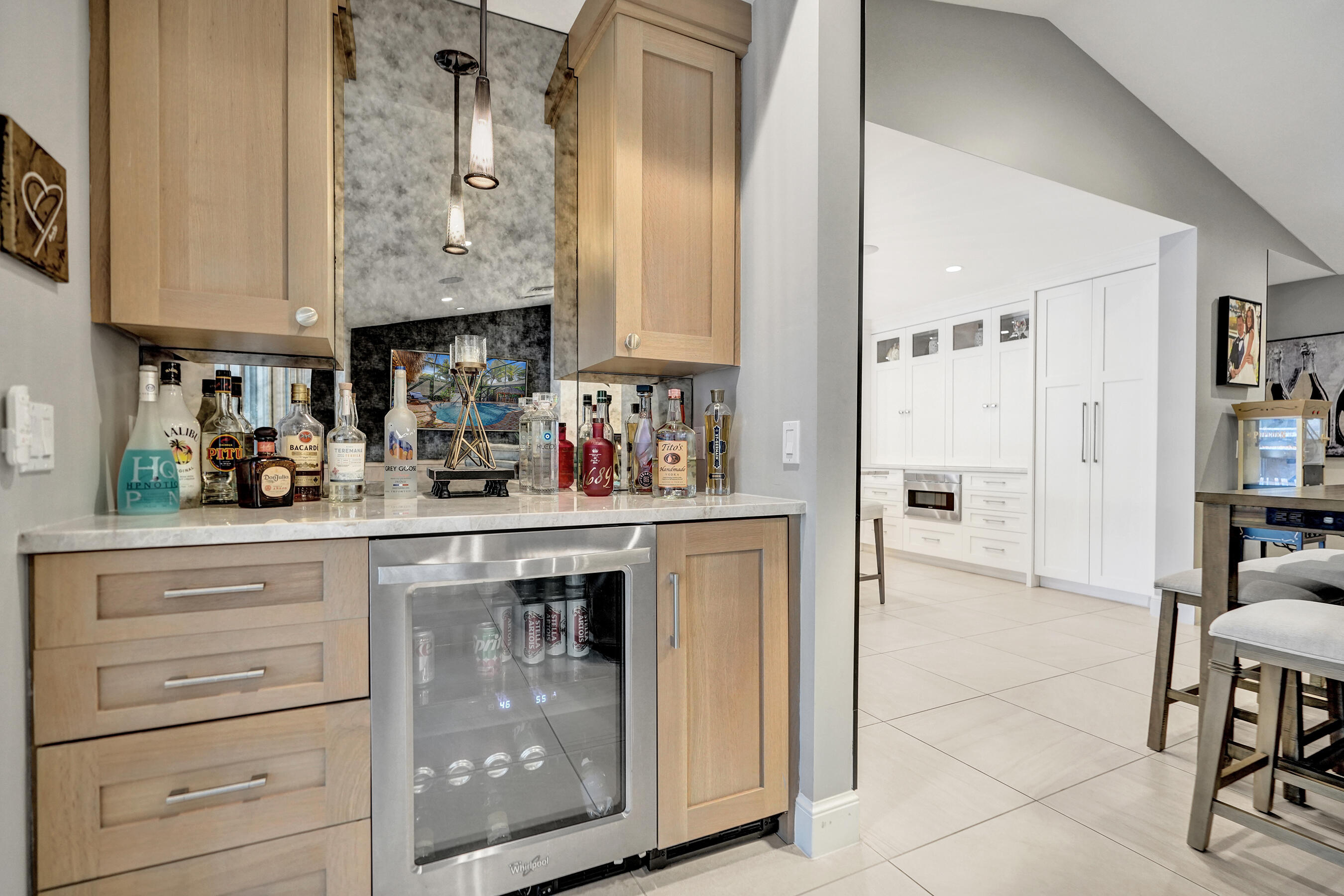 738 Middle Riv Fort Lauderdale, FL 33304