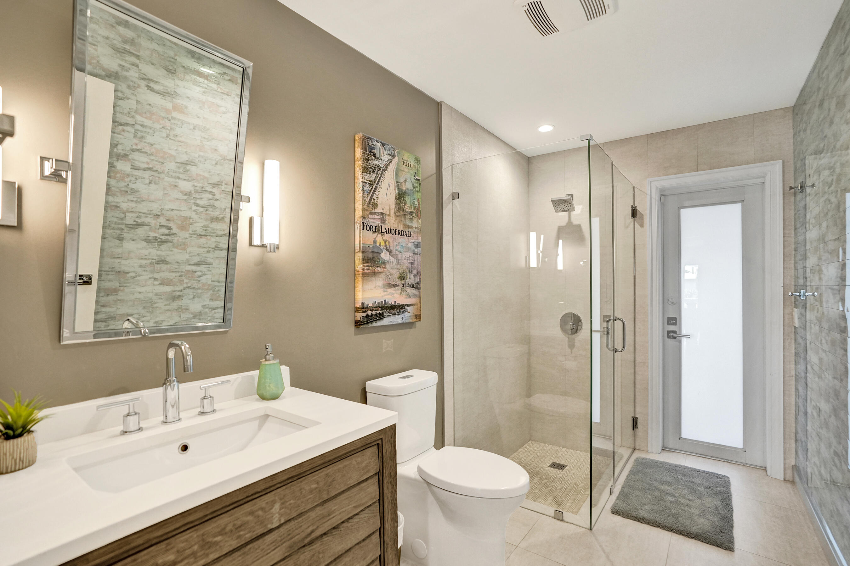 738 Middle Riv Fort Lauderdale, FL 33304