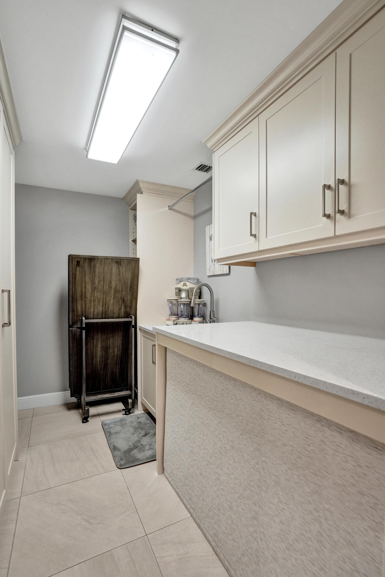 738 Middle Riv Fort Lauderdale, FL 33304