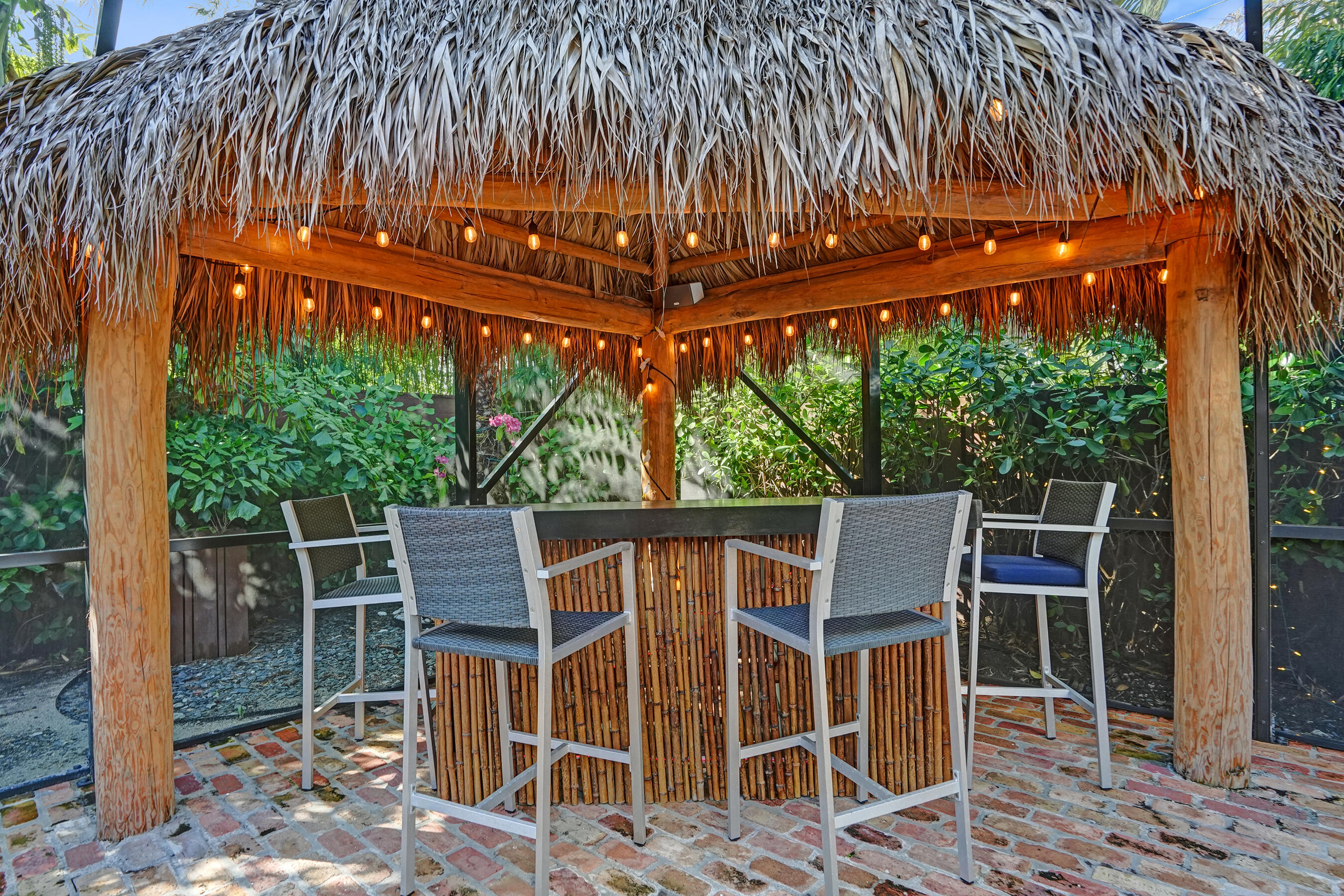 738 Middle Riv Fort Lauderdale, FL 33304