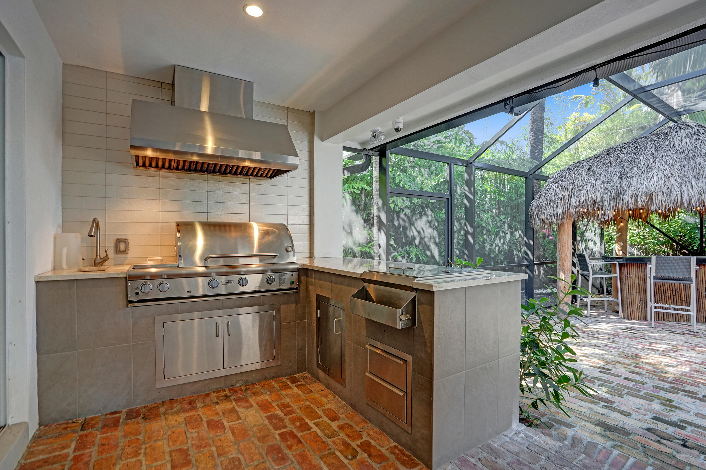 738 Middle Riv Fort Lauderdale, FL 33304