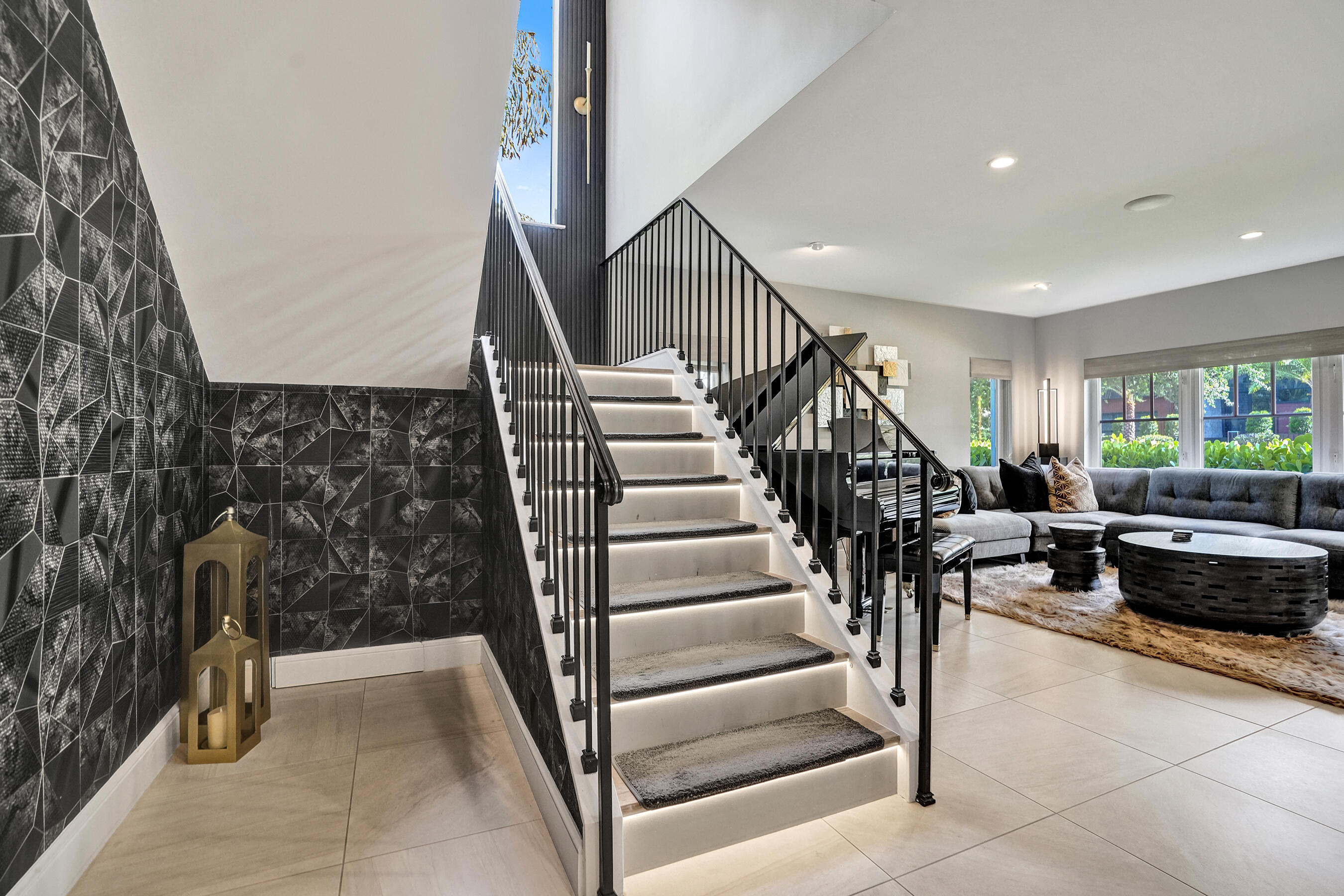 738 Middle Riv Fort Lauderdale, FL 33304