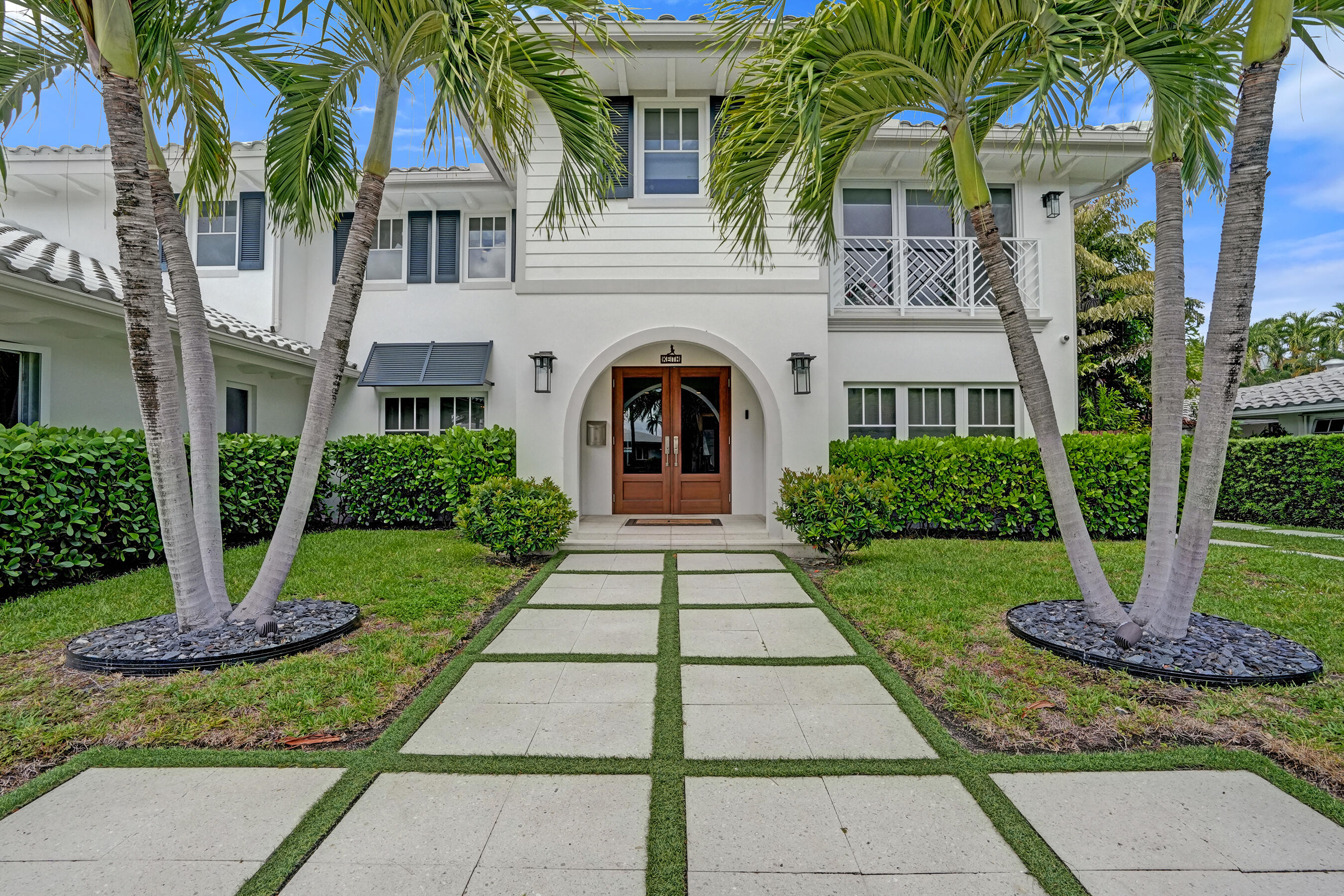 738 Middle Riv Fort Lauderdale, FL 33304