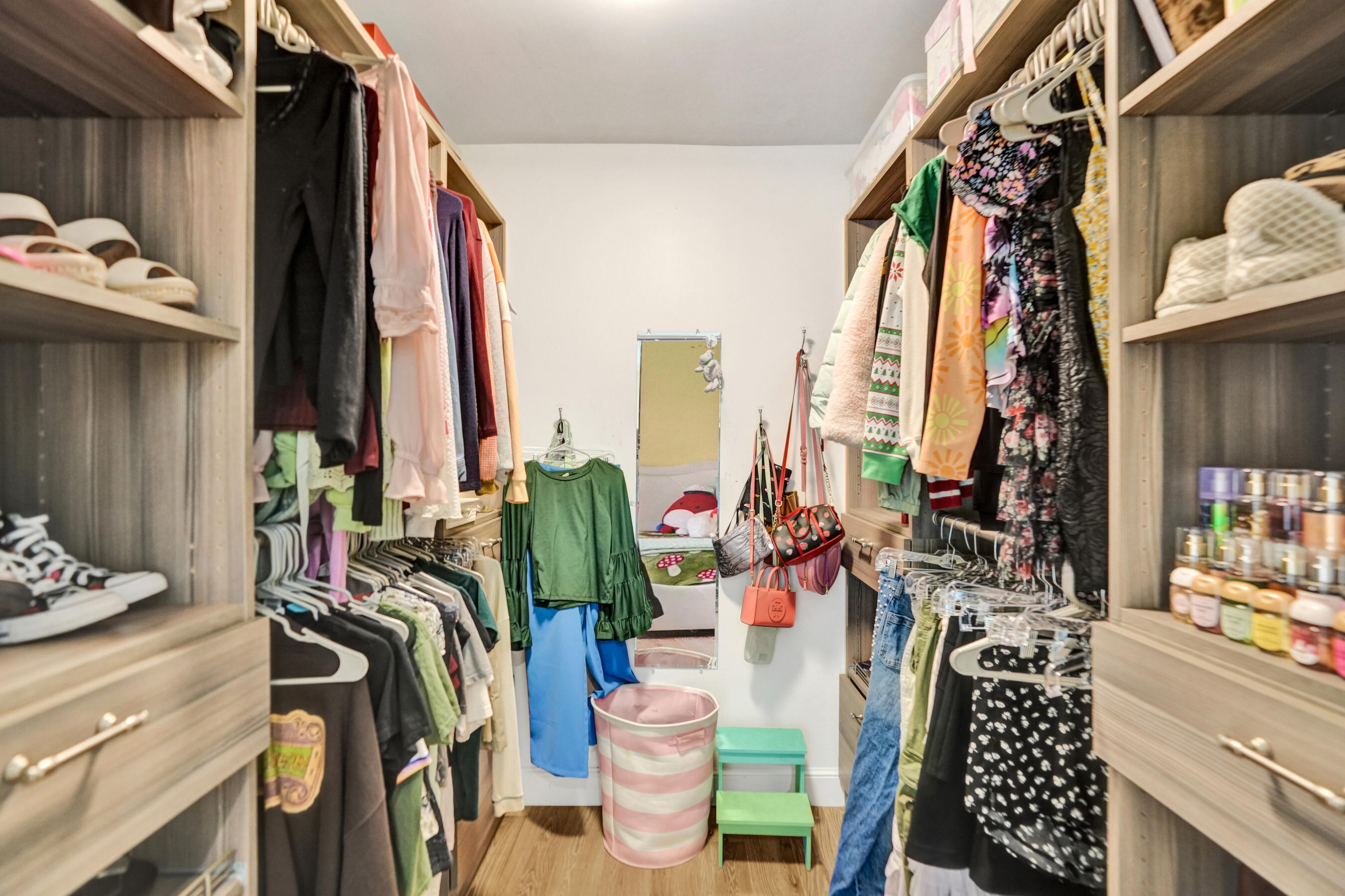 738 Middle Riv Fort Lauderdale, FL 33304