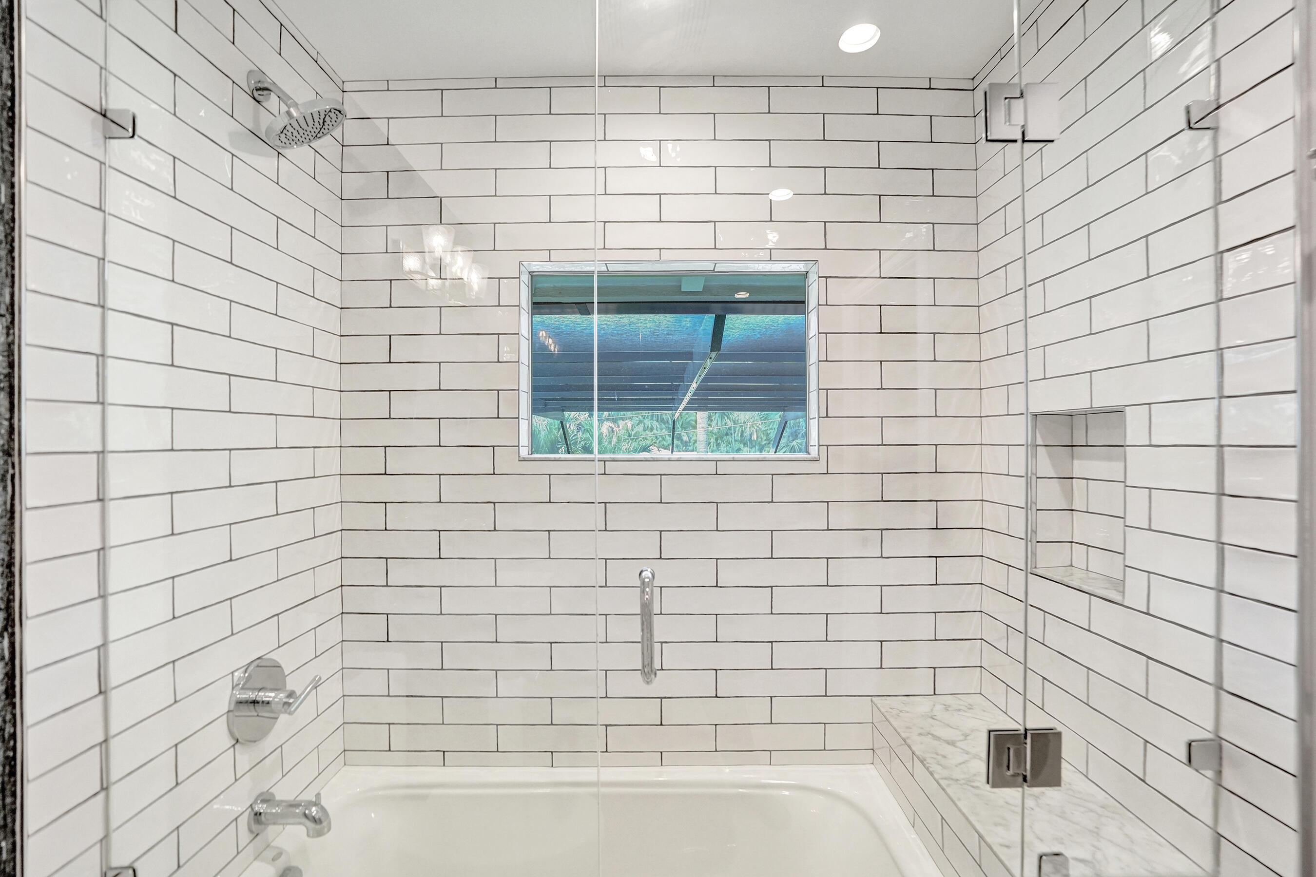 738 Middle Riv Fort Lauderdale, FL 33304