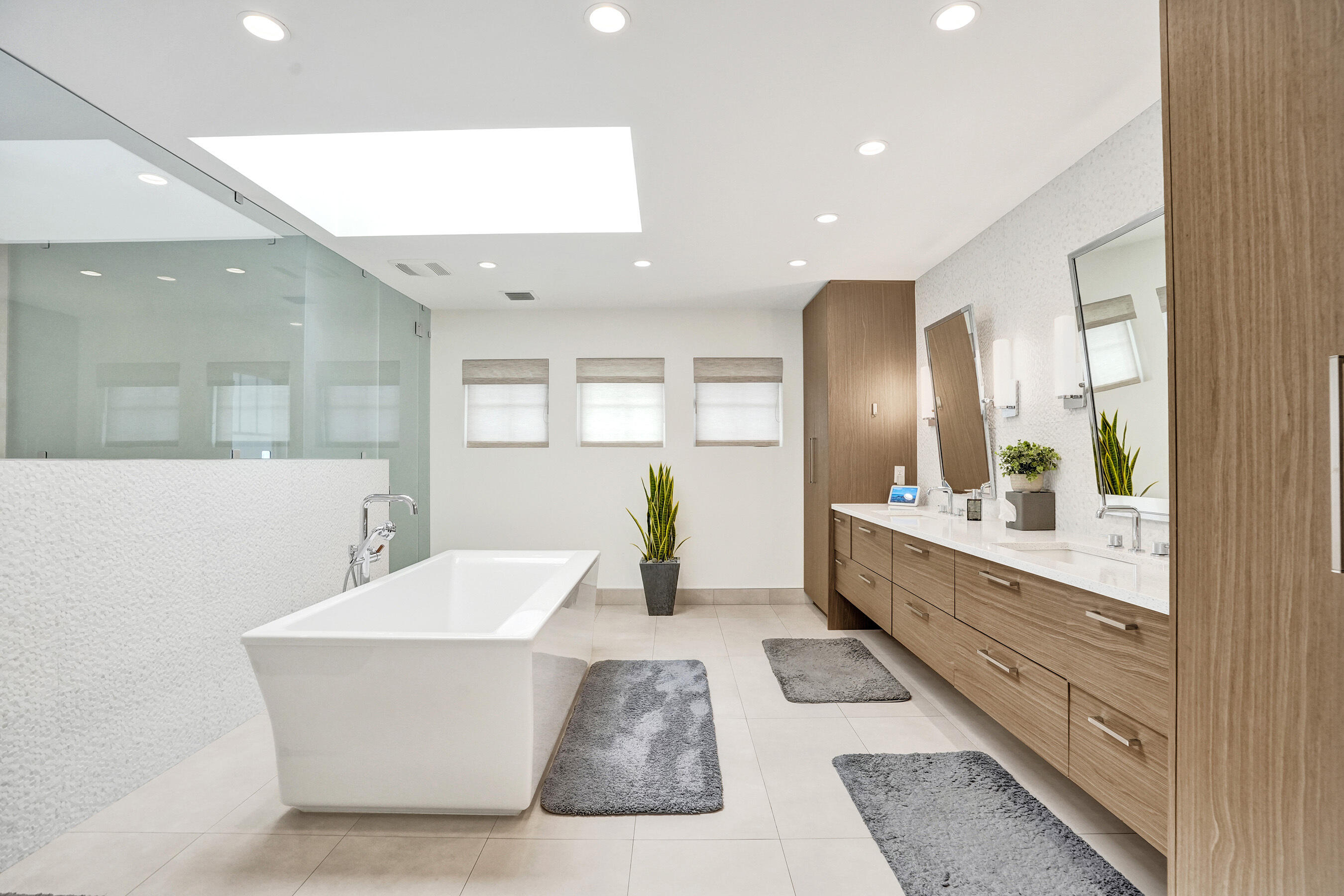 738 Middle Riv Fort Lauderdale, FL 33304