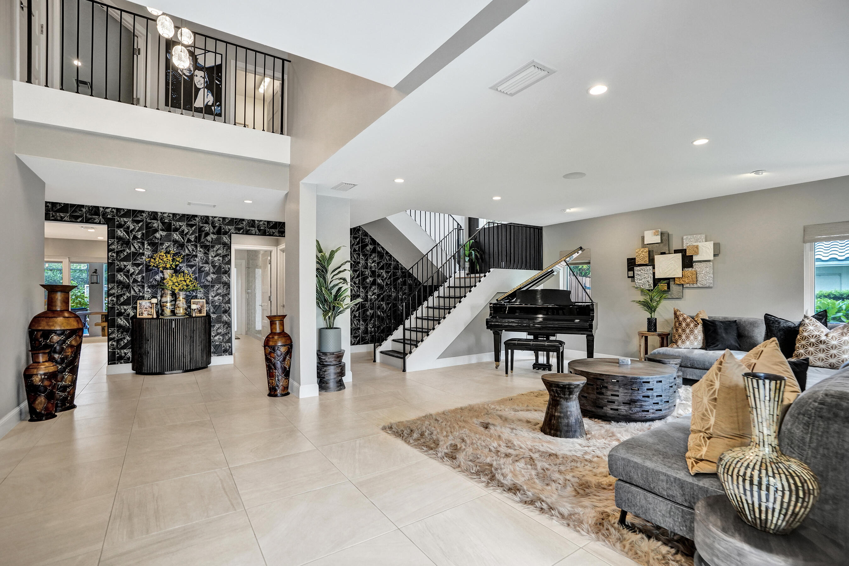 738 Middle Riv Fort Lauderdale, FL 33304