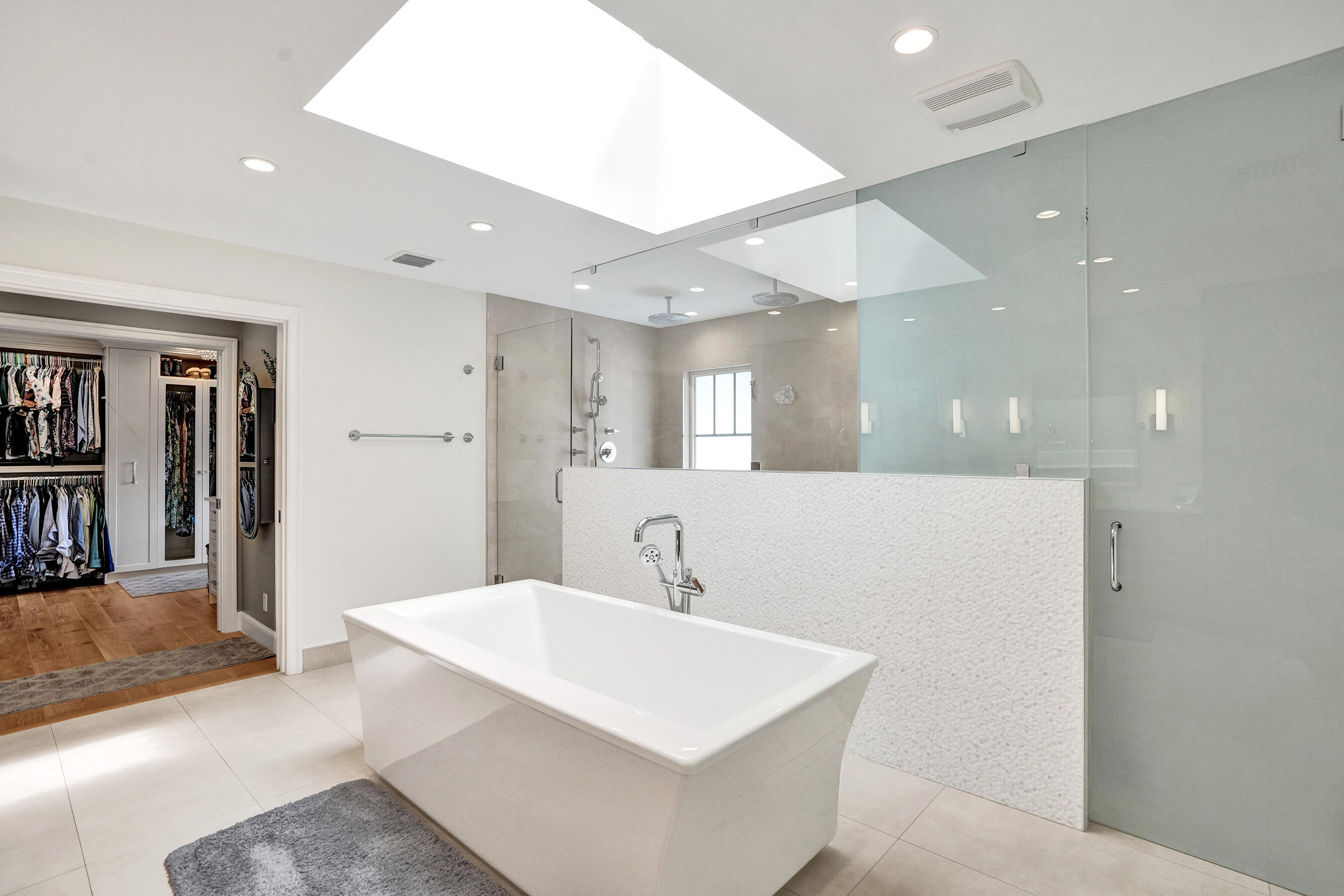 738 Middle Riv Fort Lauderdale, FL 33304