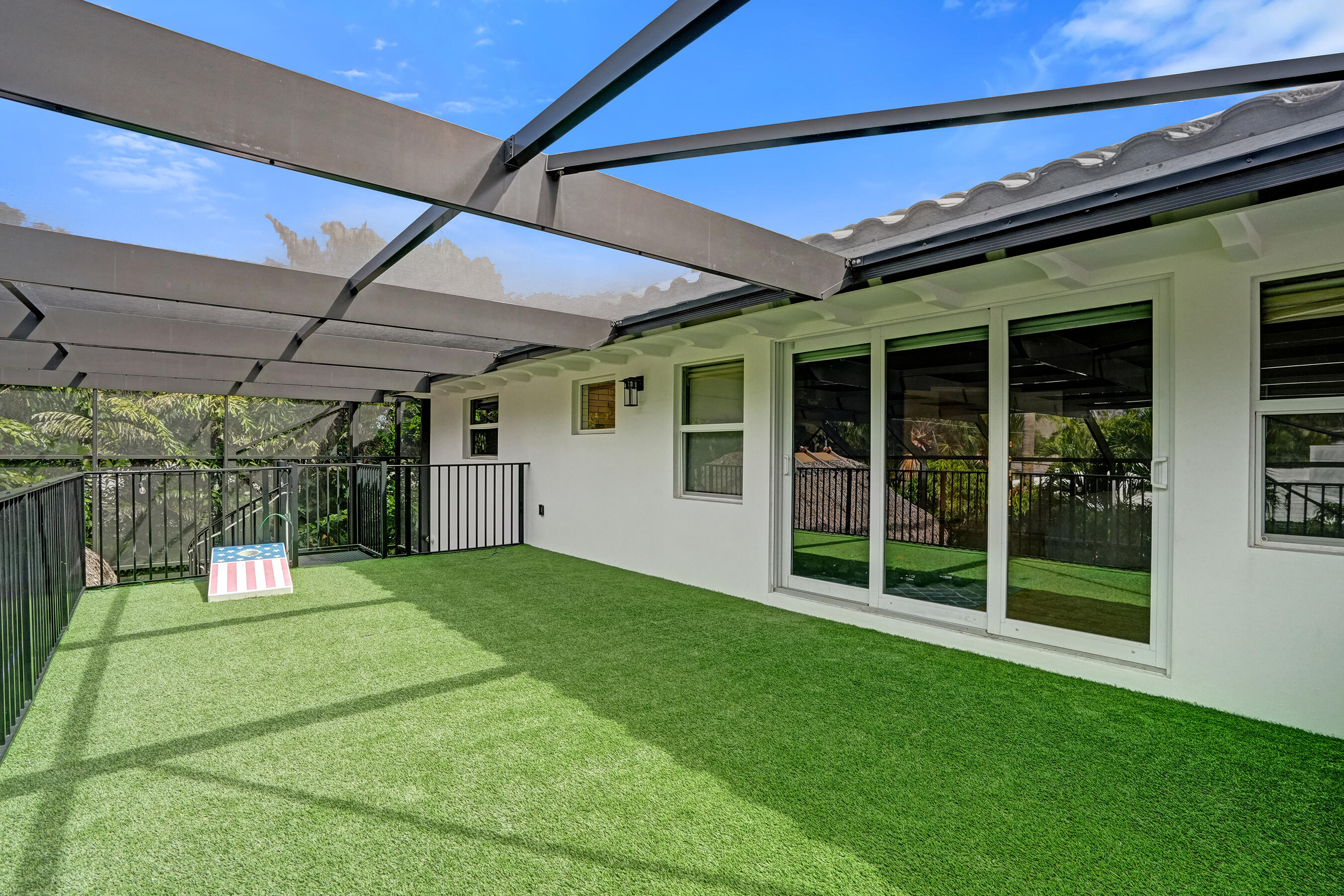 738 Middle Riv Fort Lauderdale, FL 33304