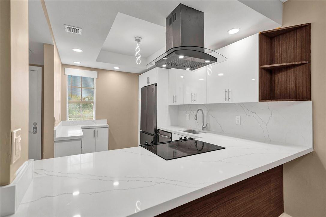 3051 S Palm Aire #407