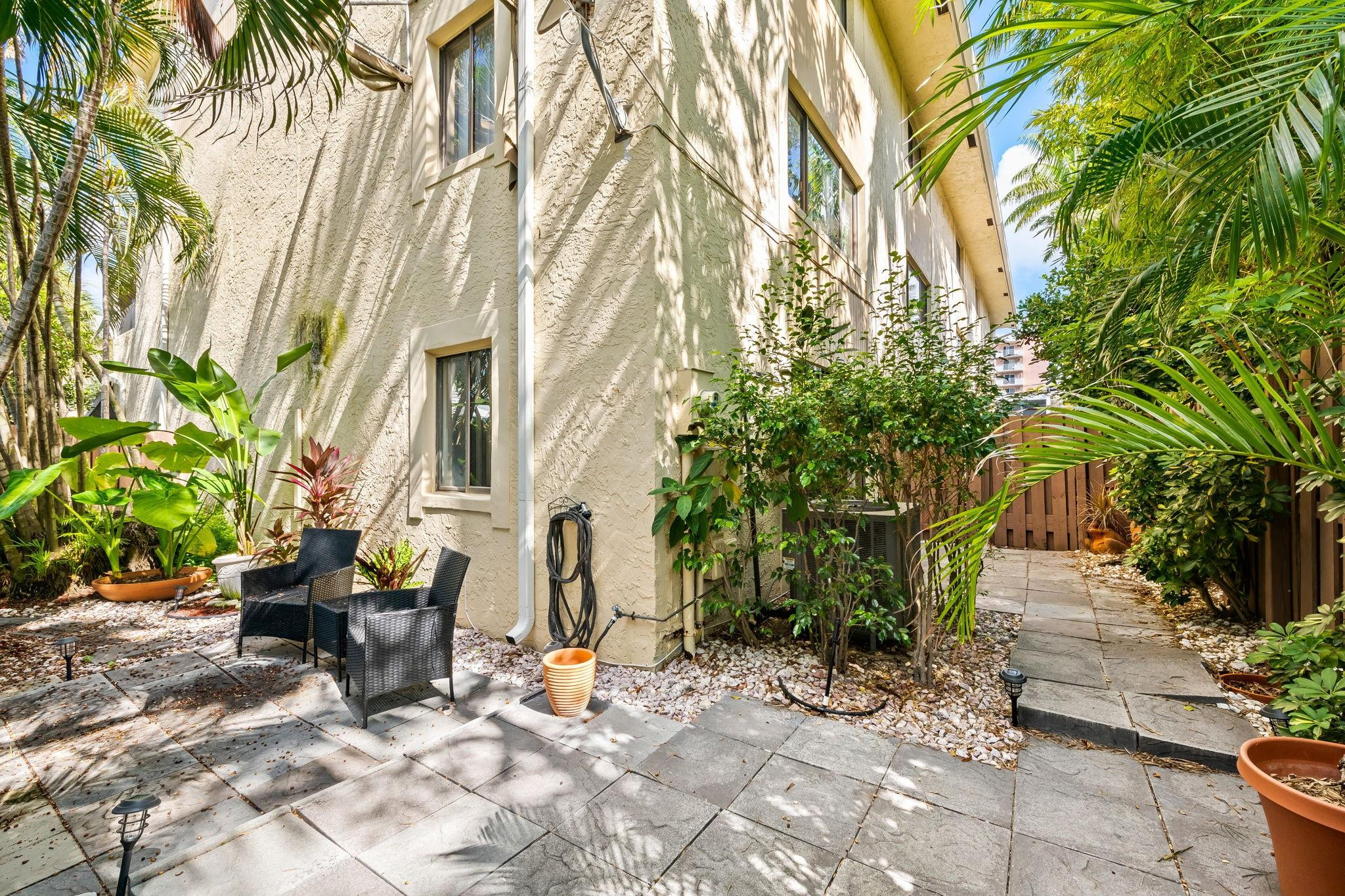 3225 NE 13th #201 Pompano Beach, FL 33062