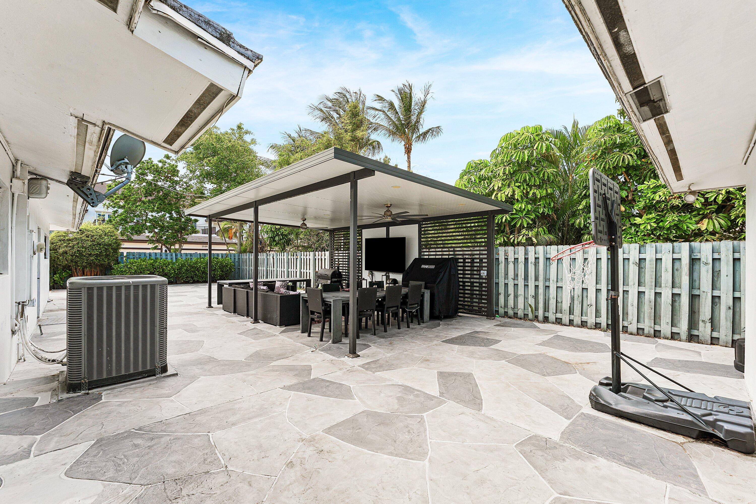 201 NE 26th Pompano Beach, FL 33062