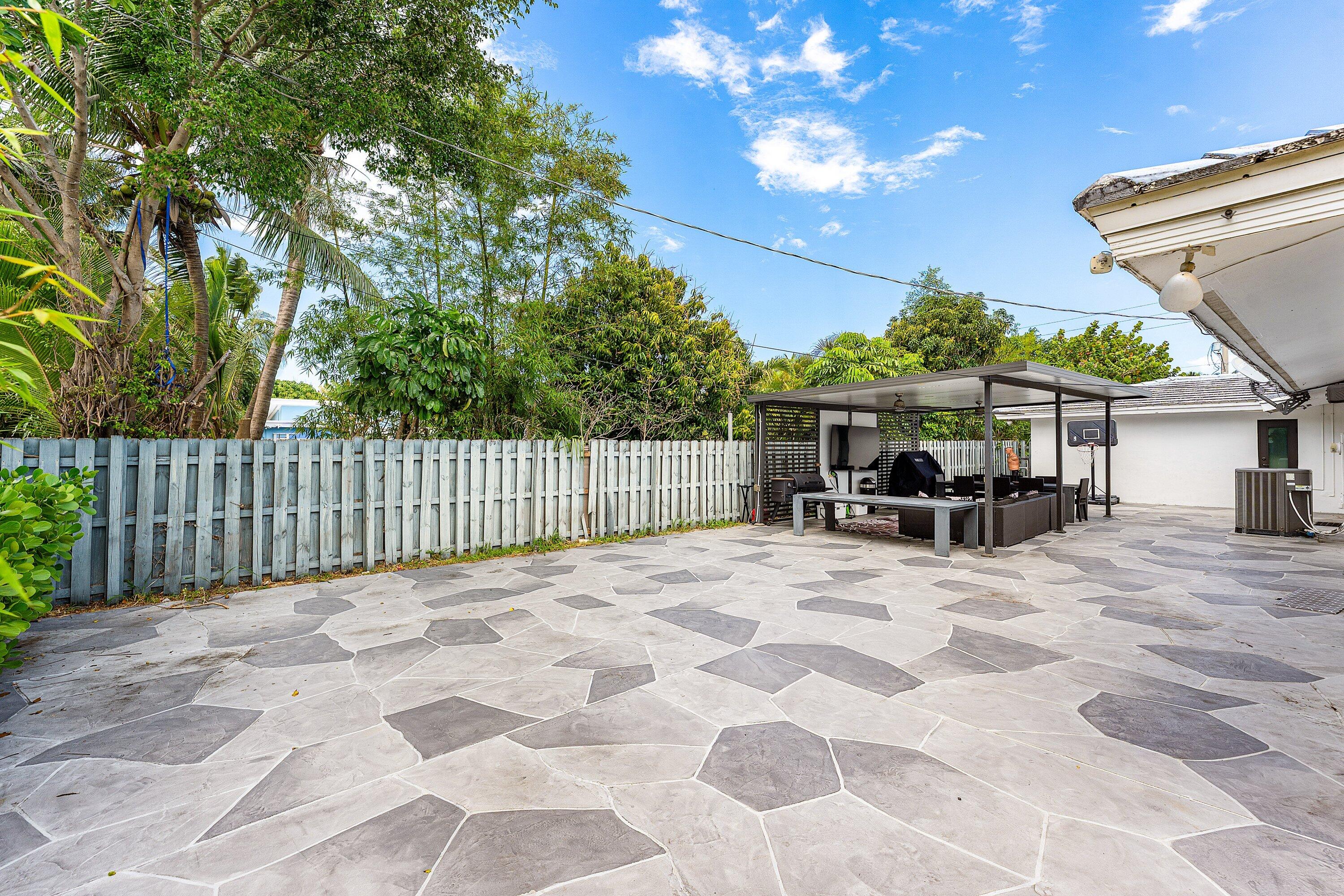 201 NE 26th Pompano Beach, FL 33062