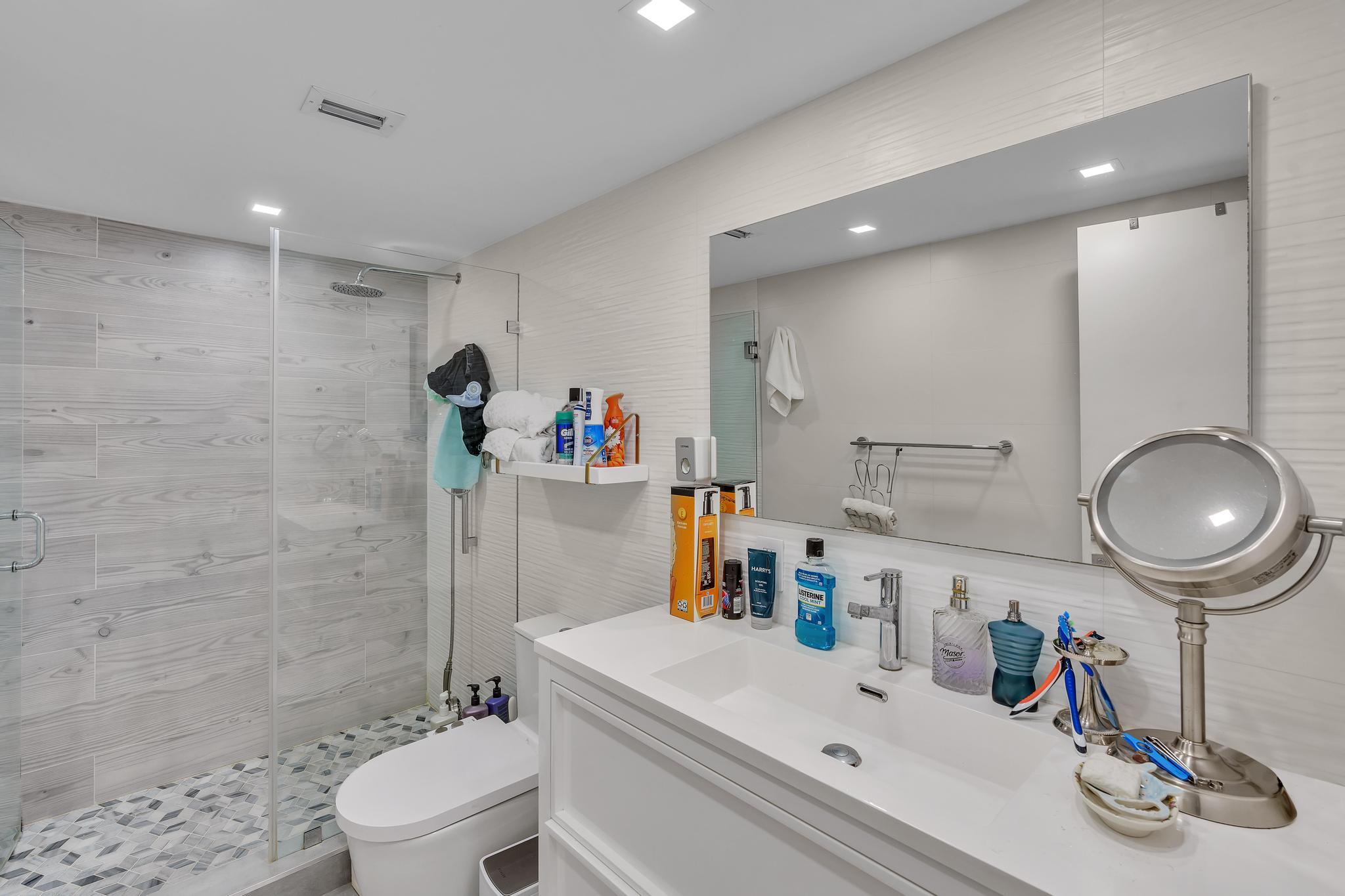 19390 Collins #421 Sunny Isles Beach, FL 33160