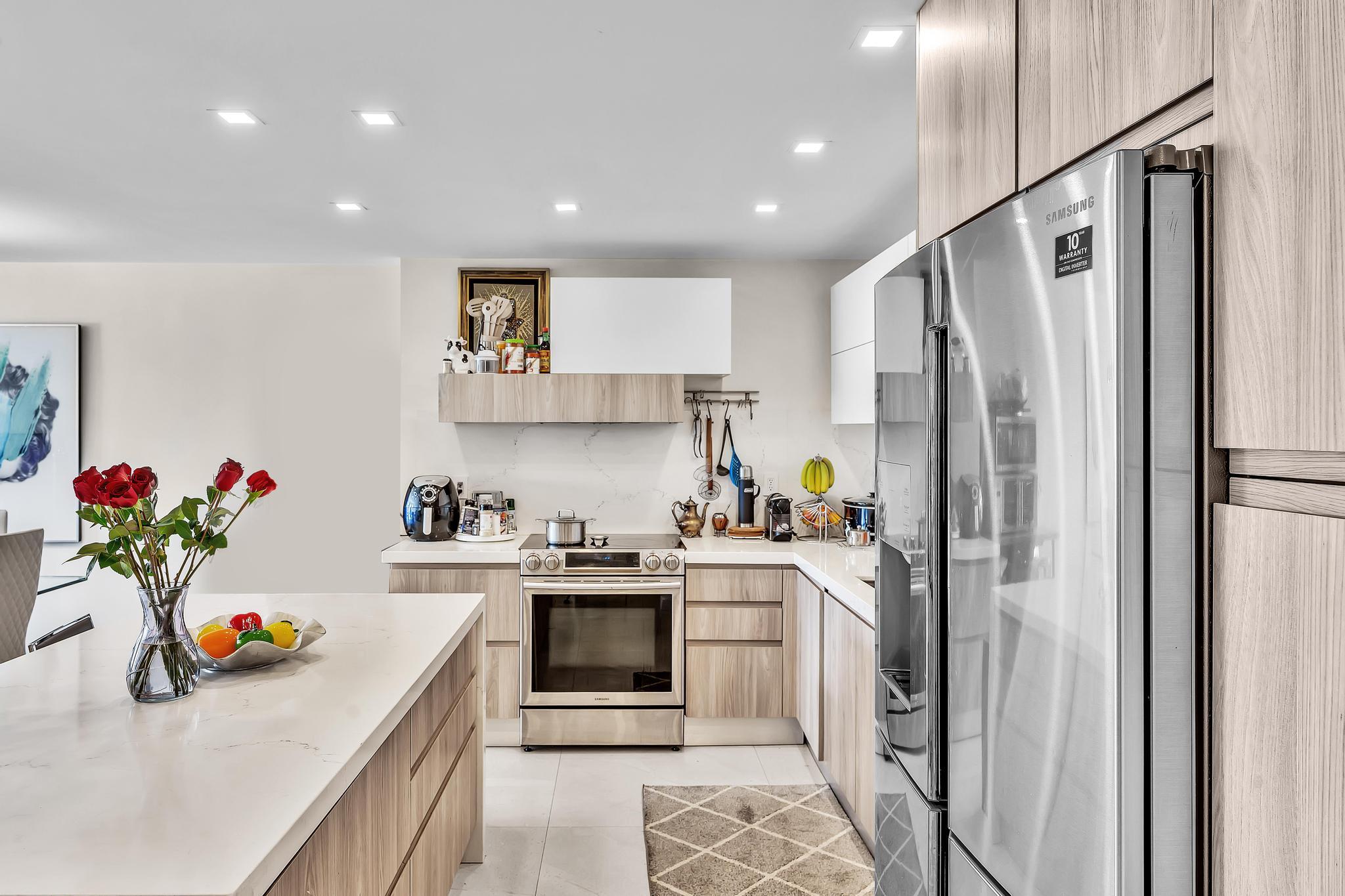 19390 Collins #421 Sunny Isles Beach, FL 33160