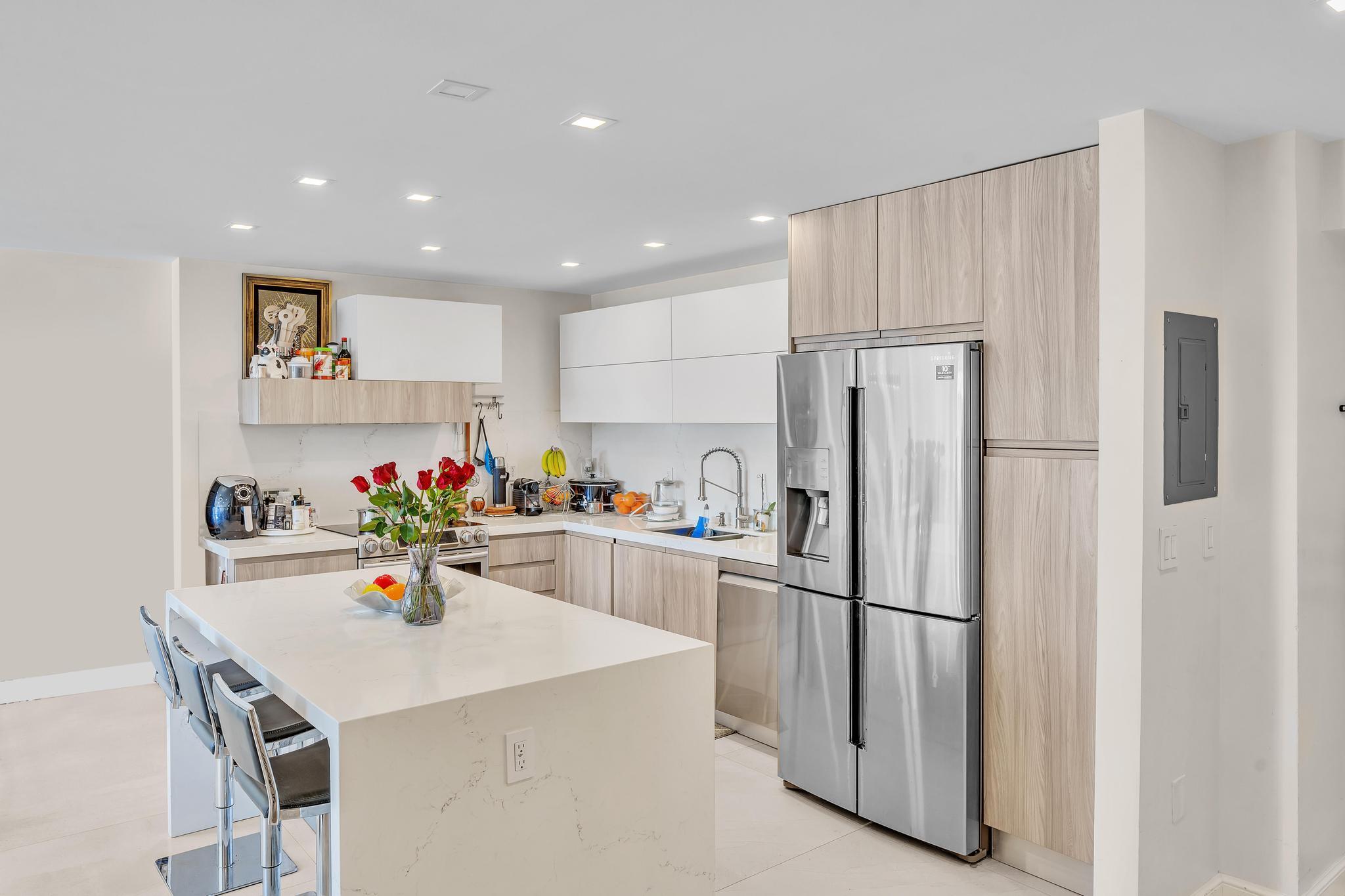 19390 Collins #421 Sunny Isles Beach, FL 33160
