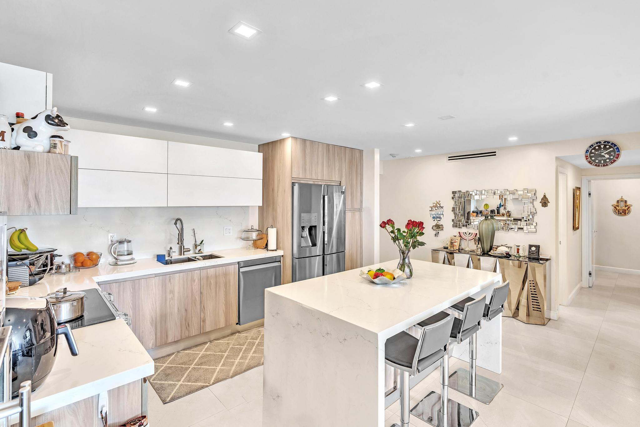 19390 Collins #421 Sunny Isles Beach, FL 33160