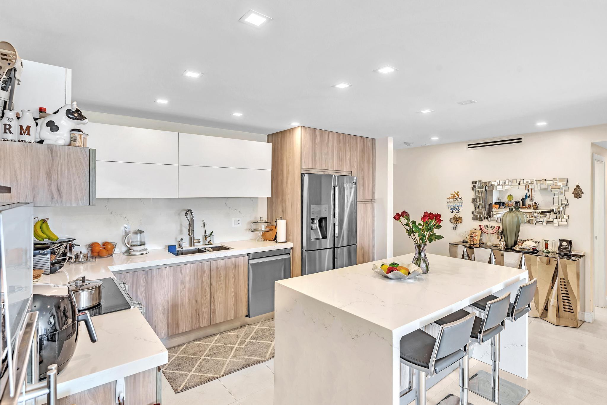 19390 Collins #421 Sunny Isles Beach, FL 33160
