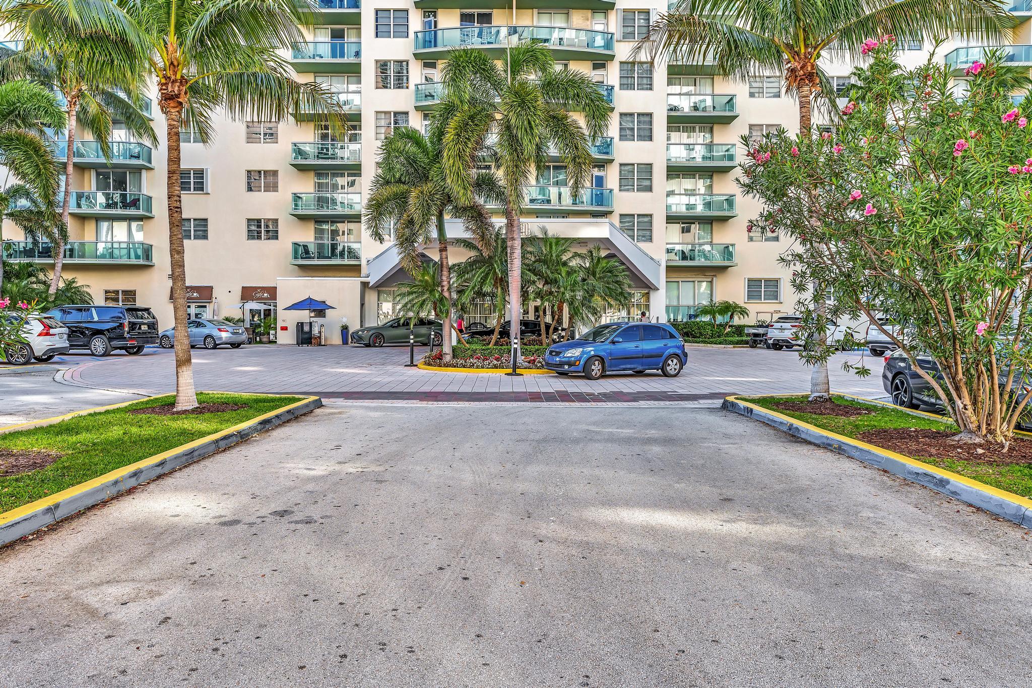 19390 Collins #421 Sunny Isles Beach, FL 33160