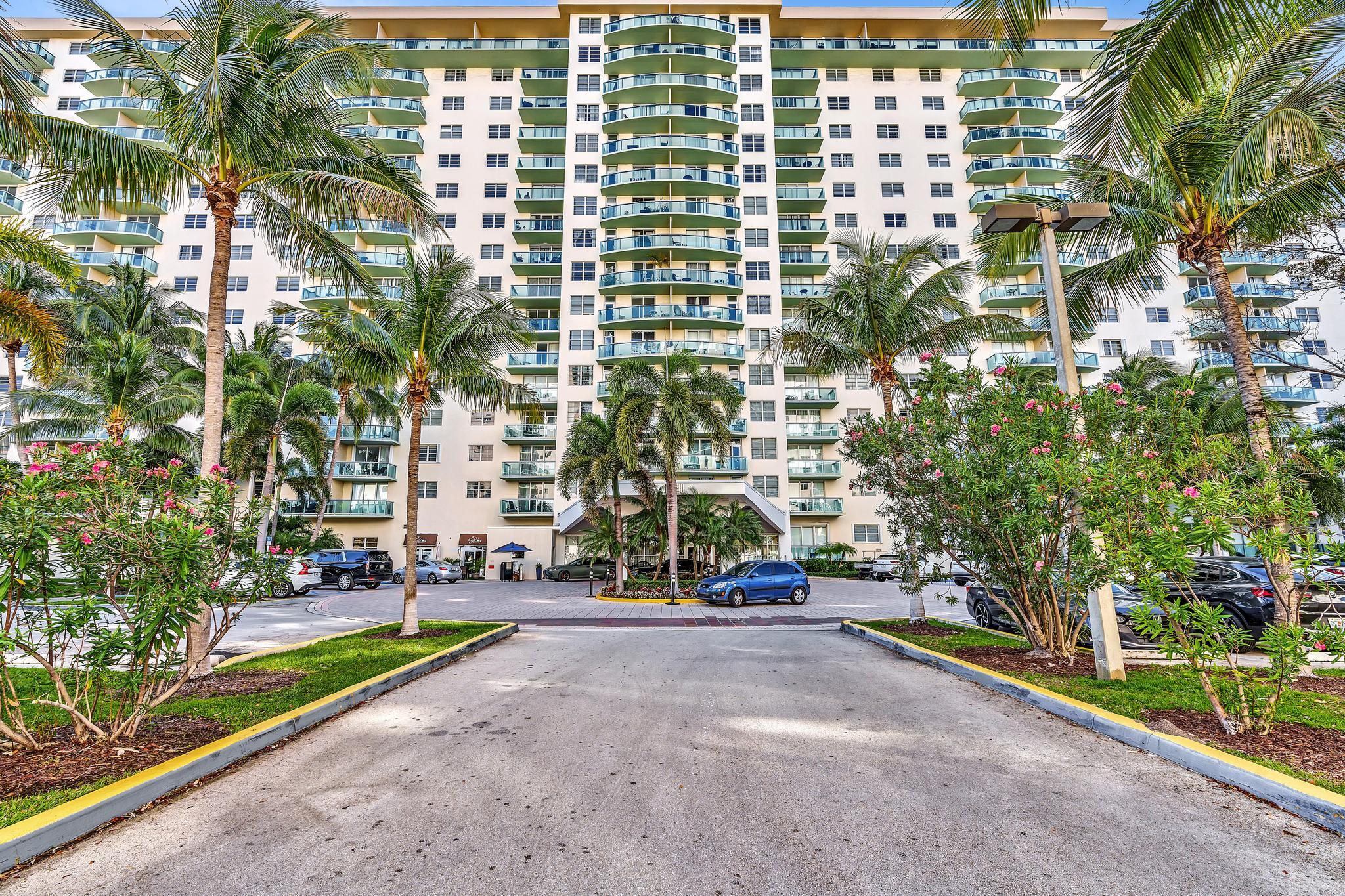19390 Collins #421 Sunny Isles Beach, FL 33160