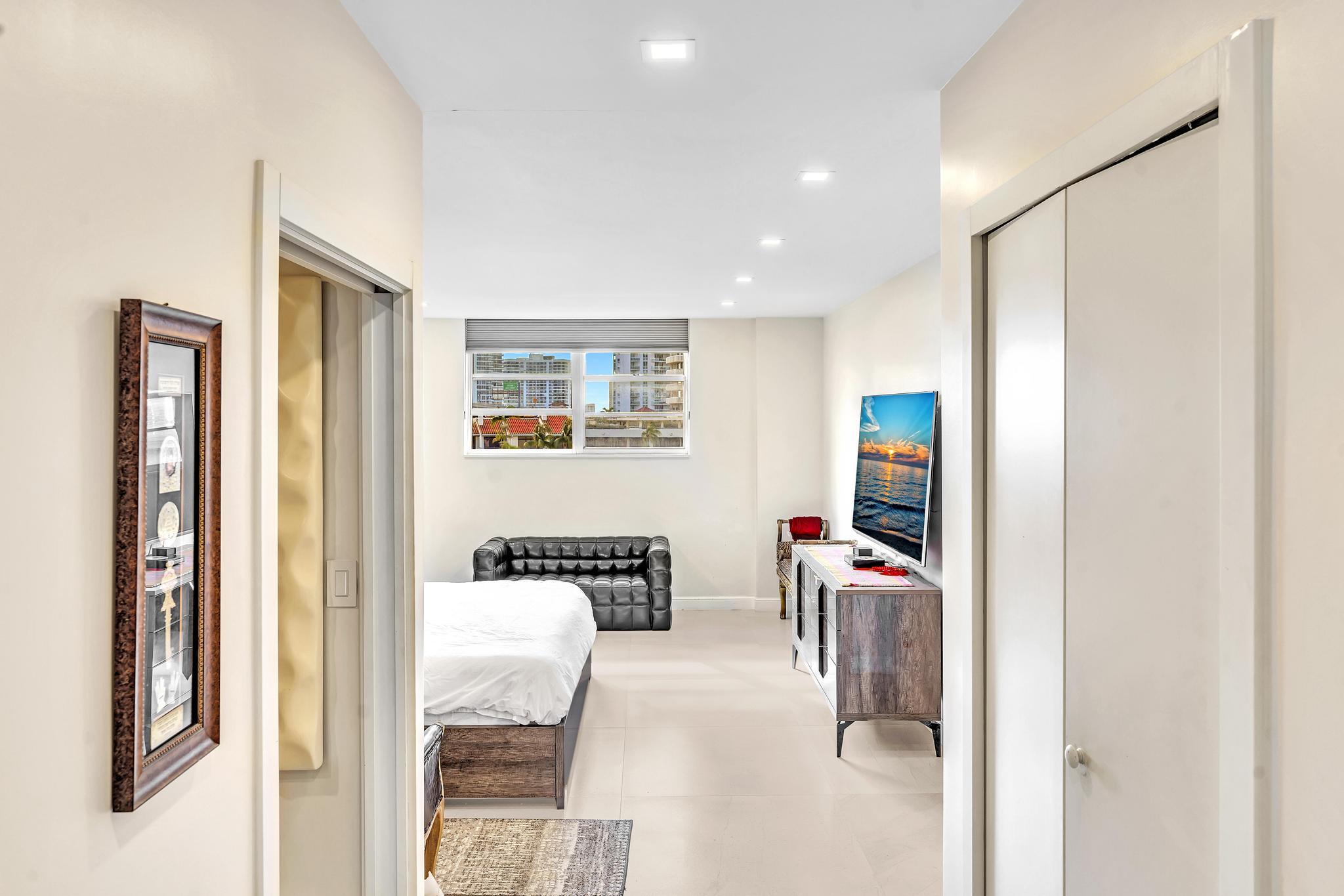 19390 Collins #421 Sunny Isles Beach, FL 33160