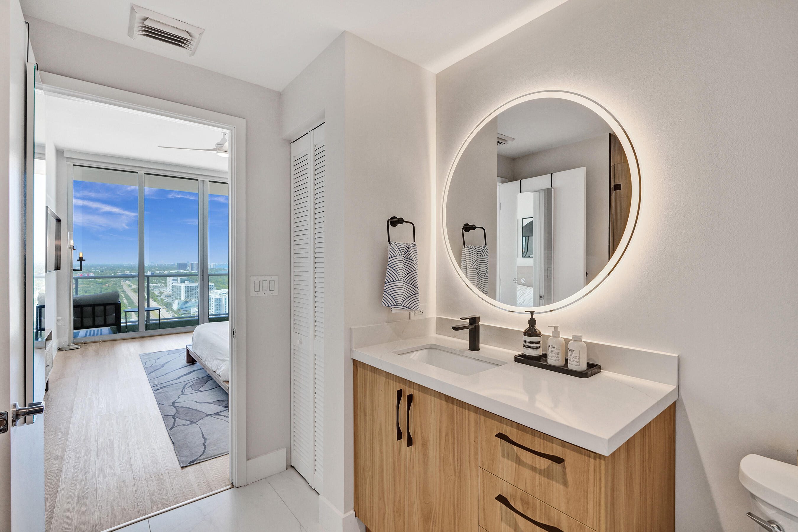 3470 E Coast #H2704 Miami, FL 33137