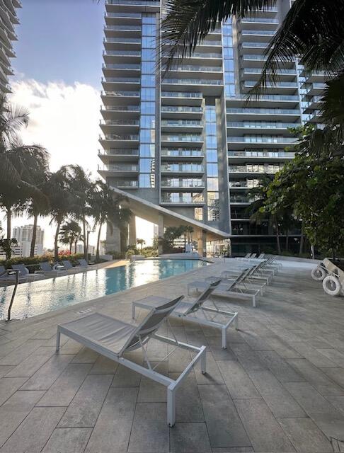 88 SW 7th #1006 Miami, FL 33130