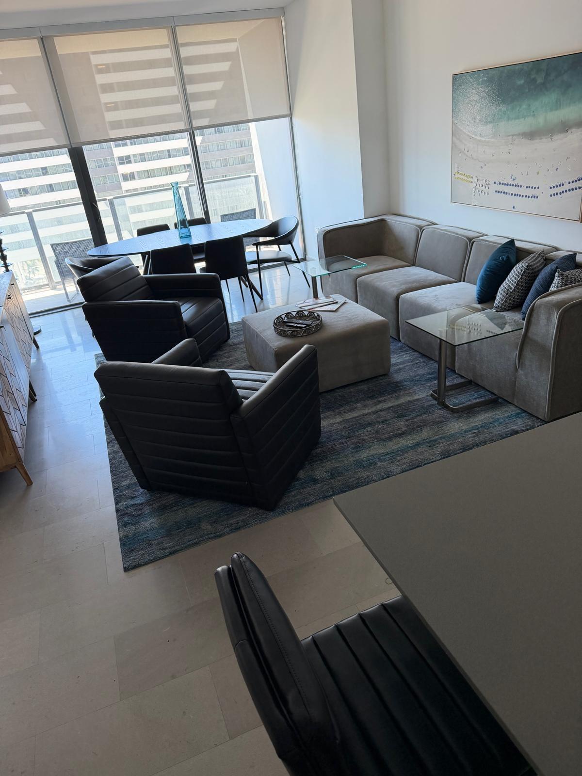 88 SW 7th #1006 Miami, FL 33130