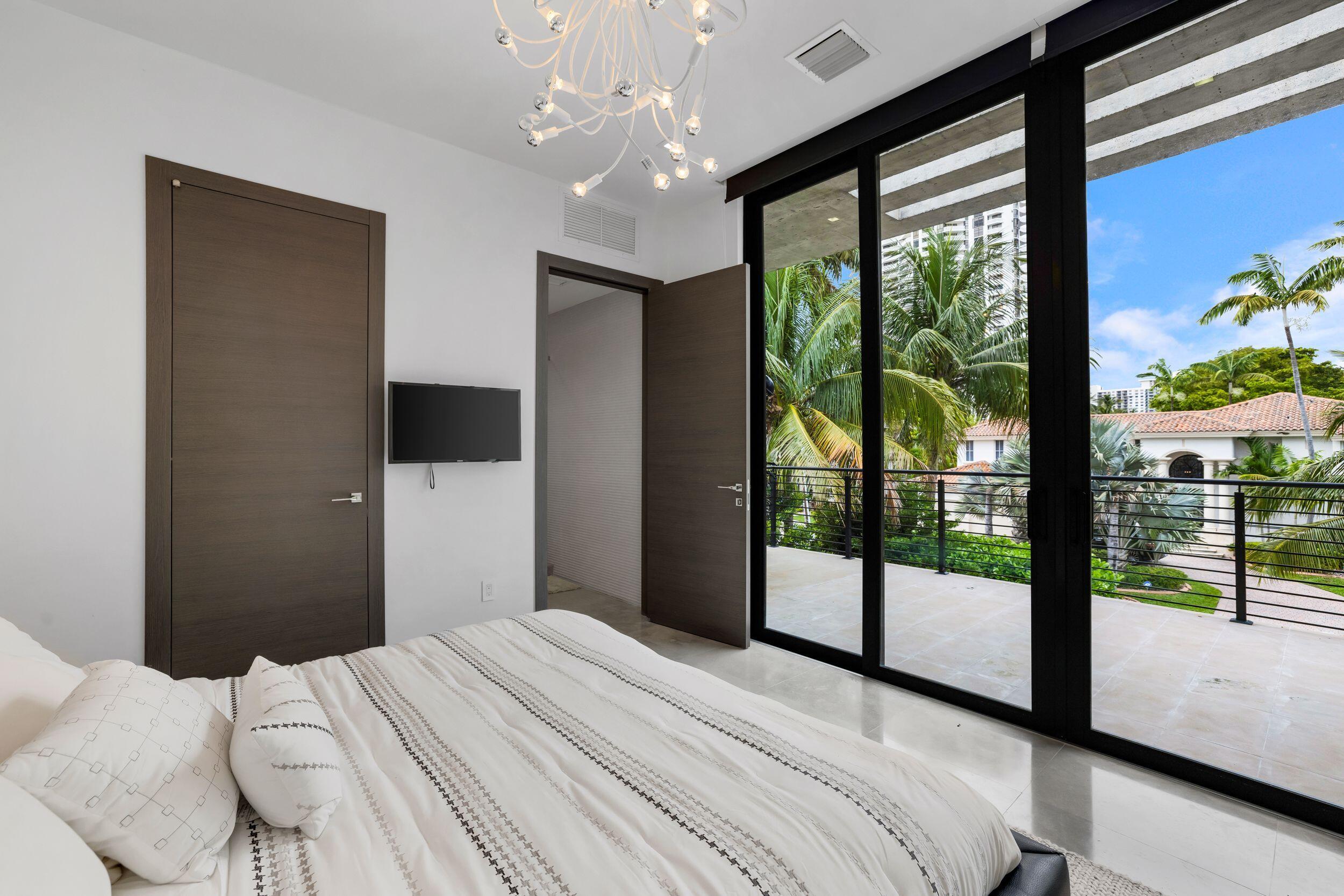 3462 NE 171st North Miami Beach, FL 33160
