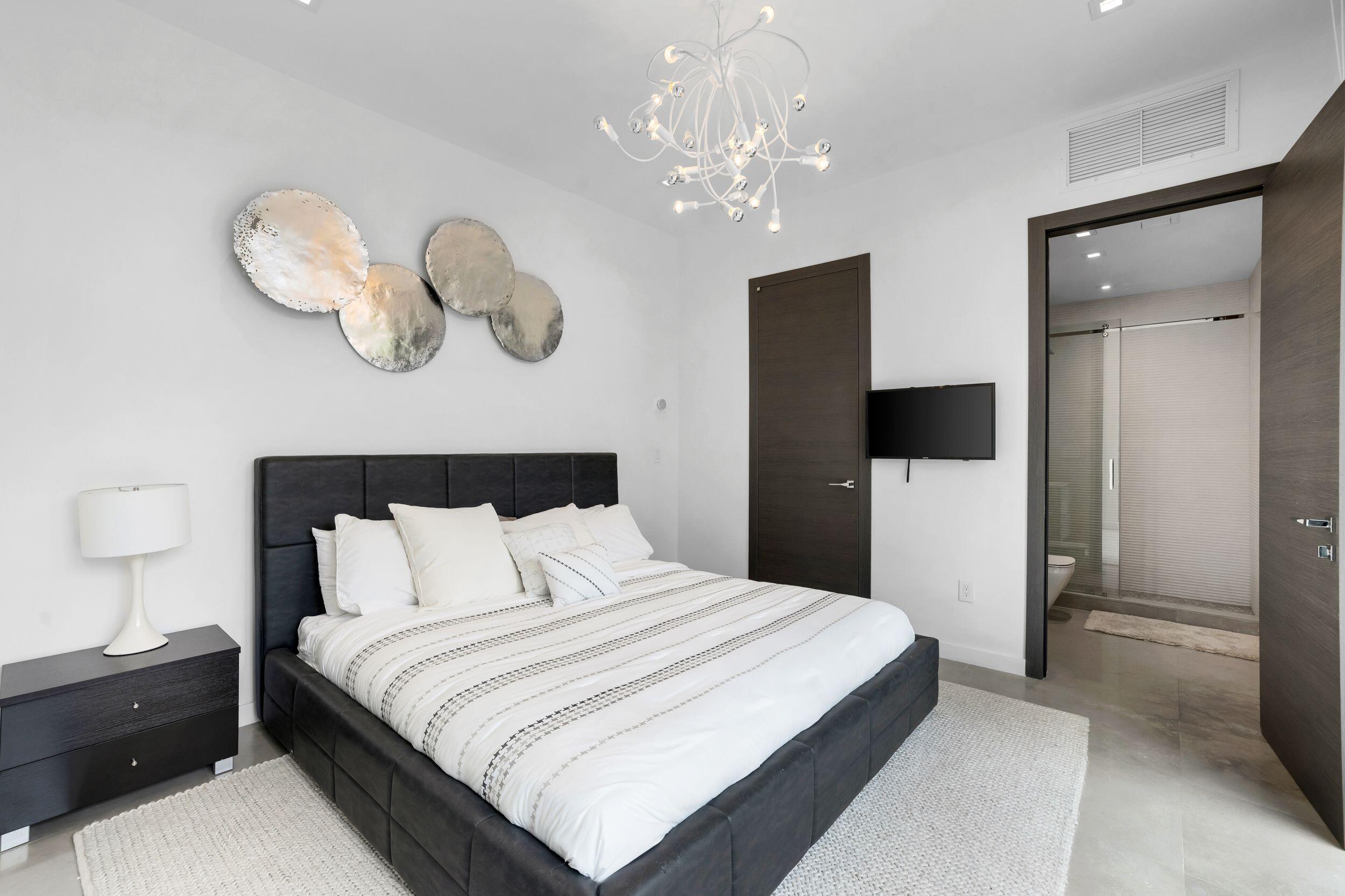 3462 NE 171st North Miami Beach, FL 33160