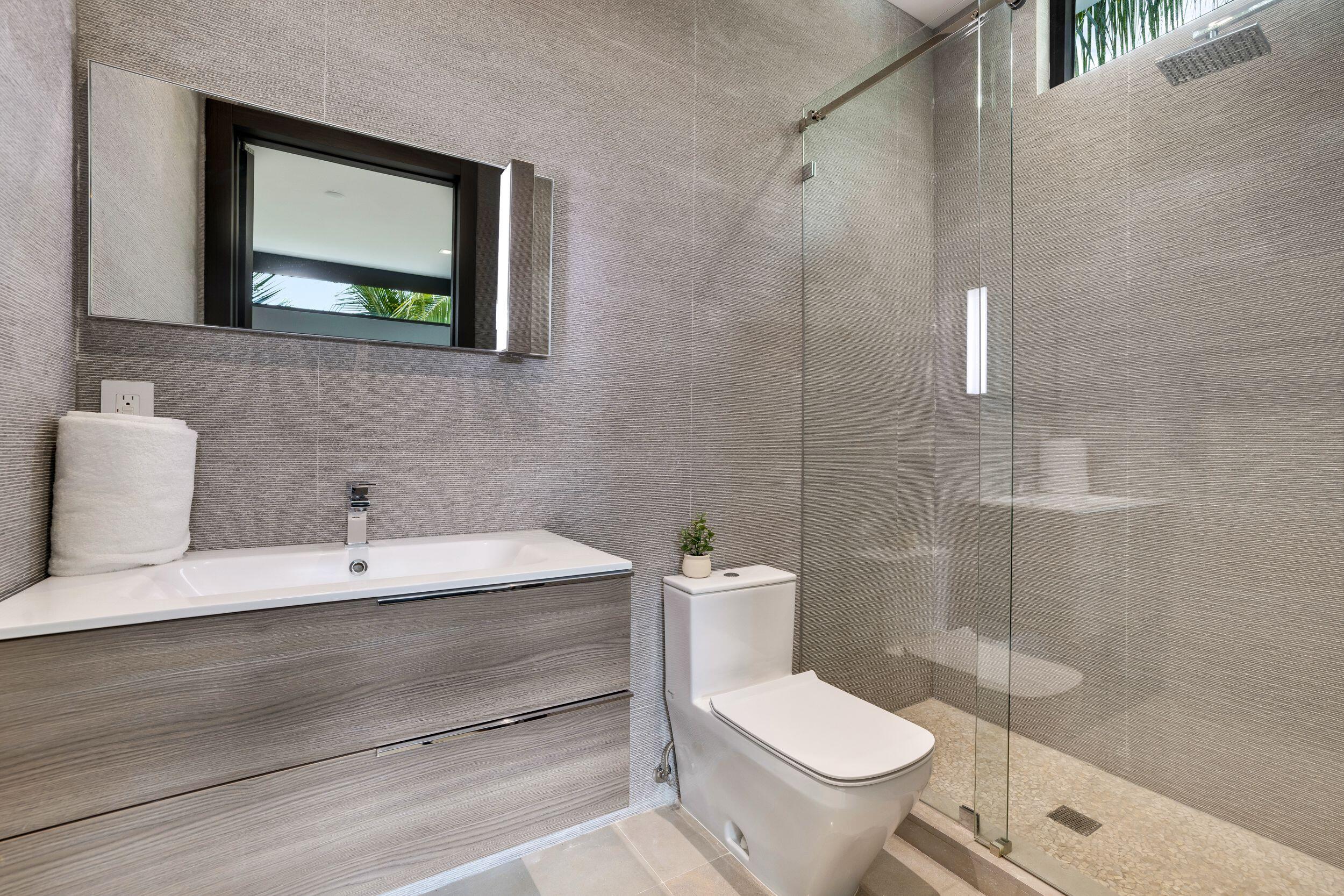 3462 NE 171st North Miami Beach, FL 33160