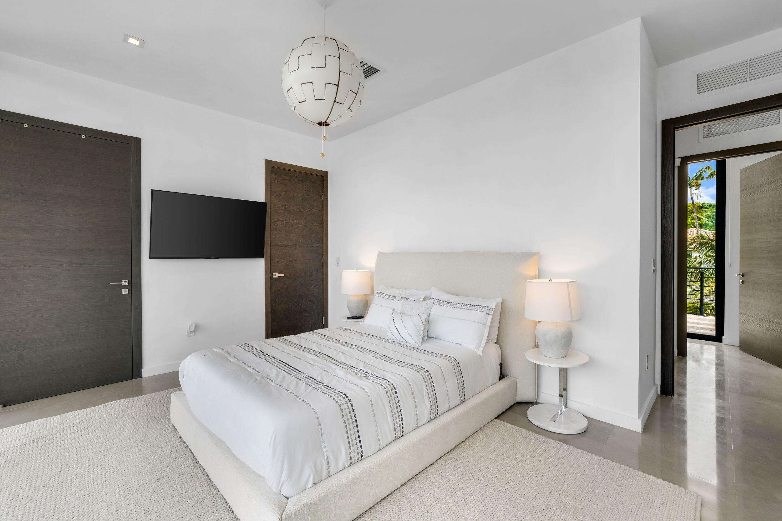 3462 NE 171st North Miami Beach, FL 33160