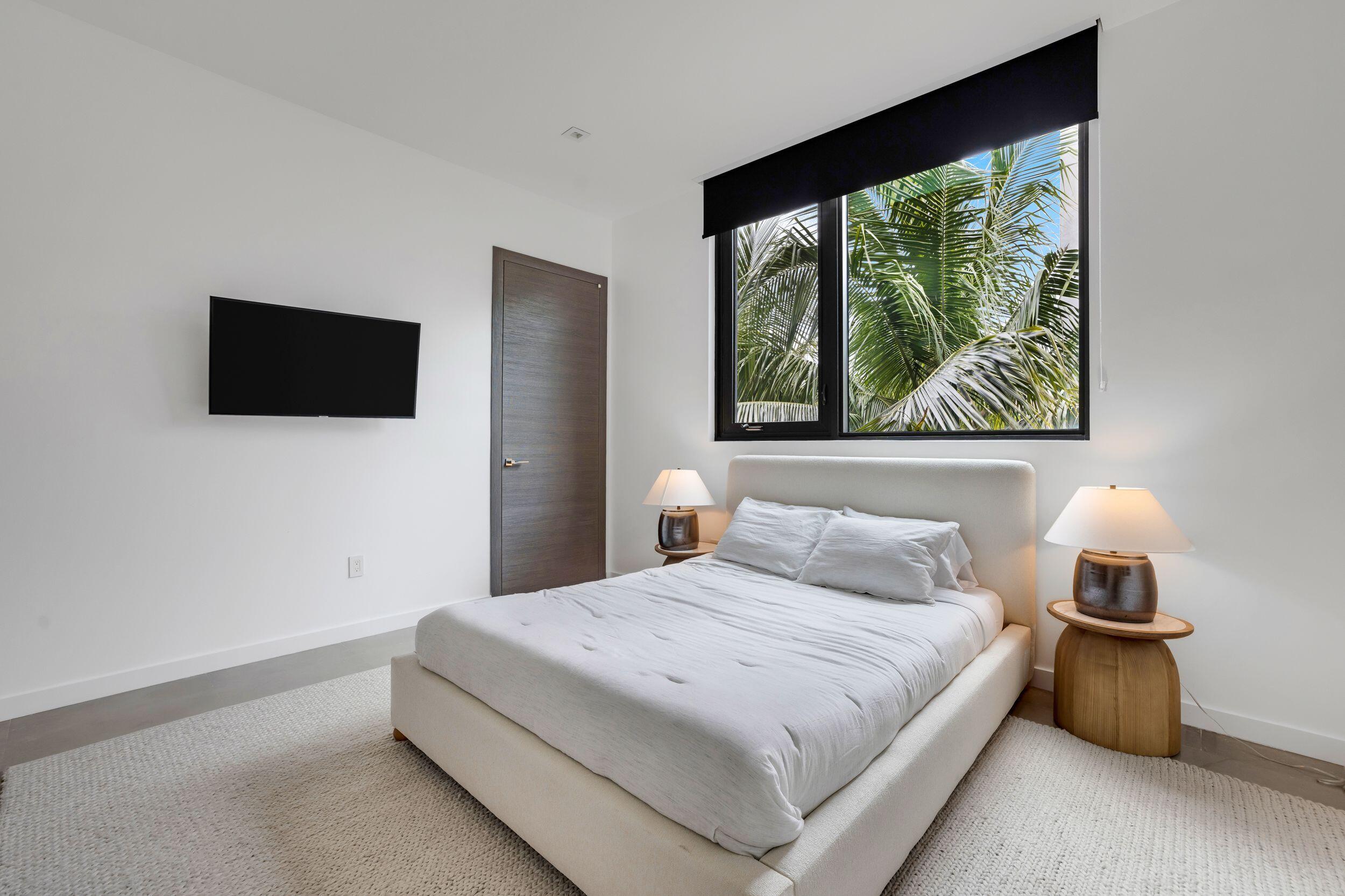 3462 NE 171st North Miami Beach, FL 33160
