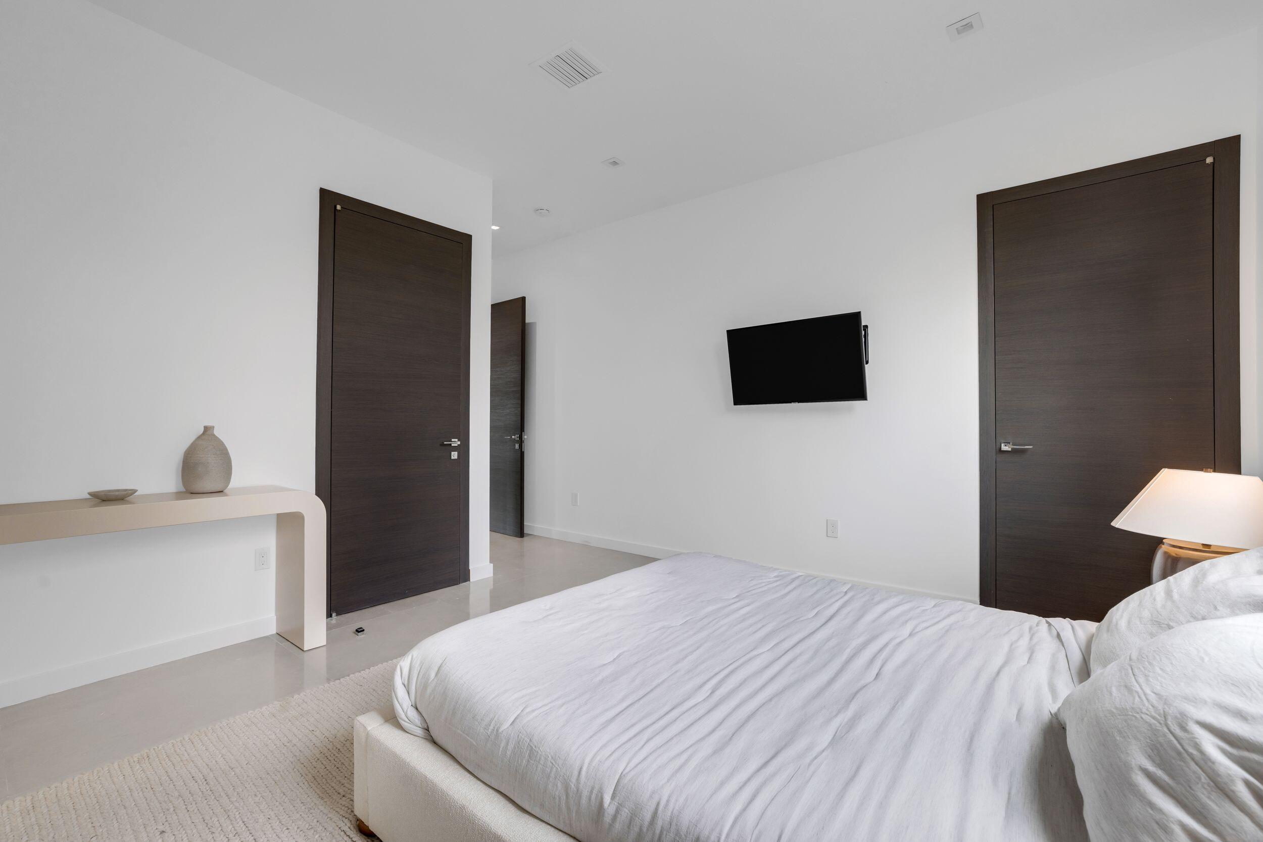 3462 NE 171st North Miami Beach, FL 33160