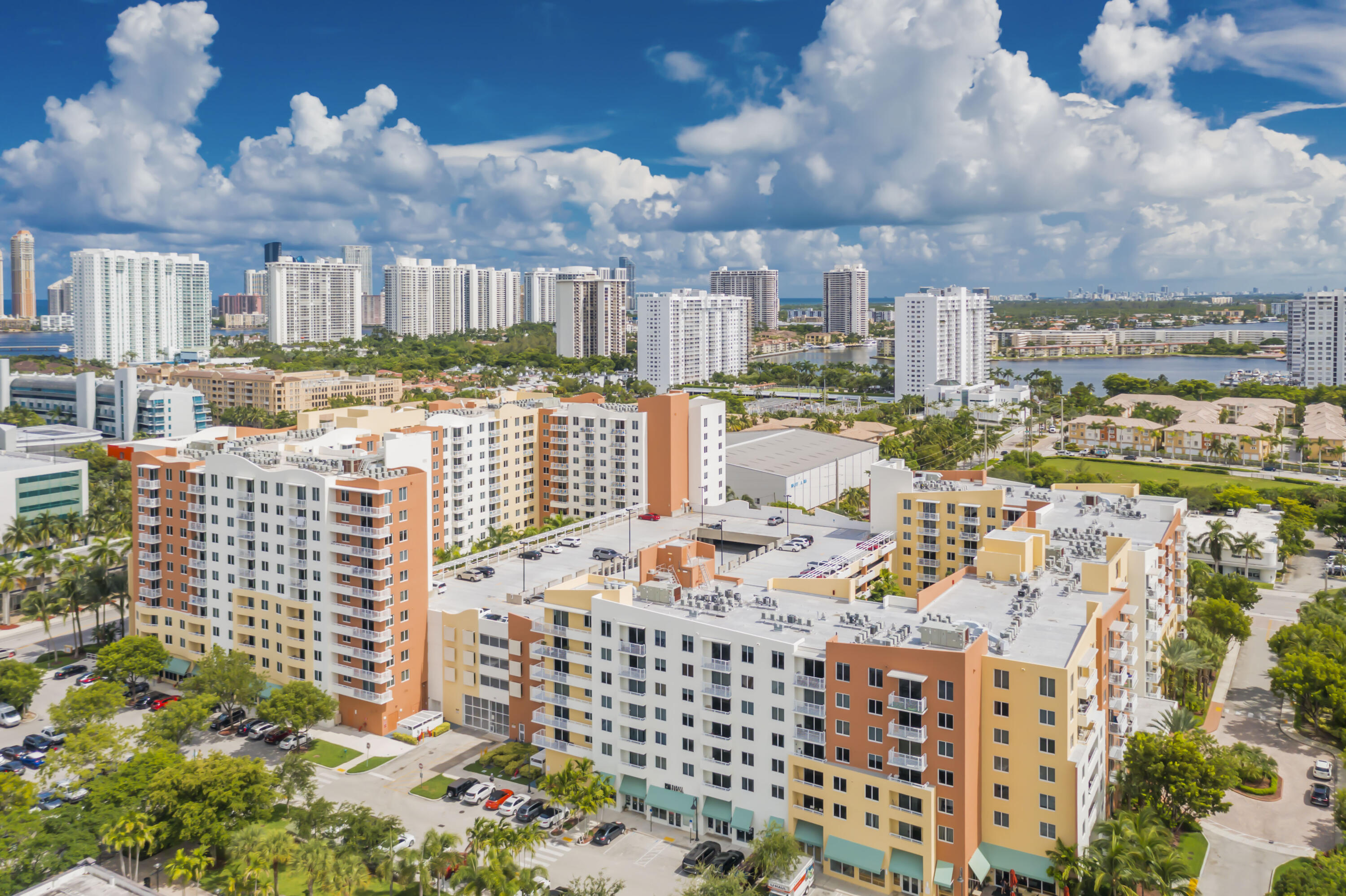 image The Venture at Aventura0