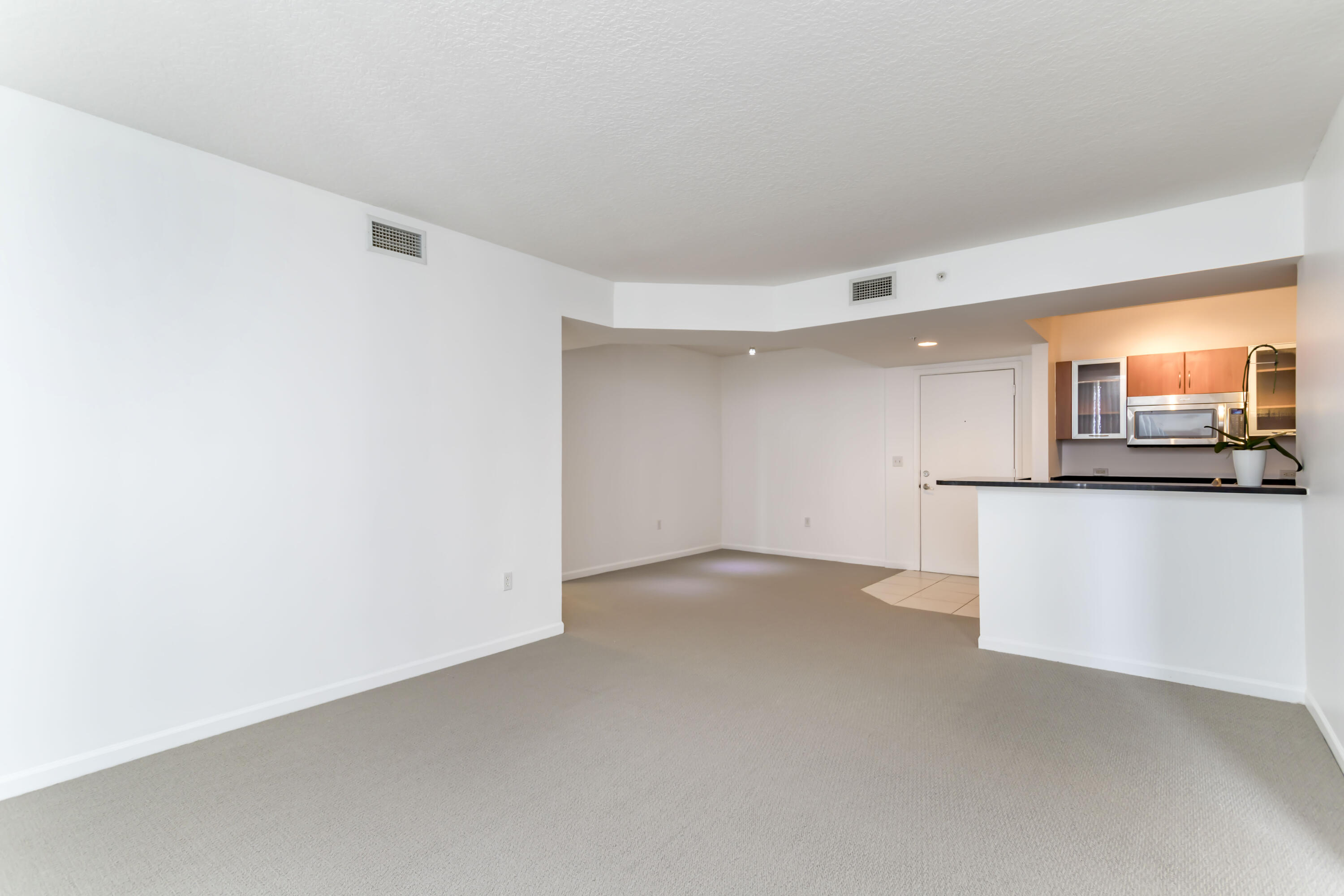 image The Venture at Aventura9