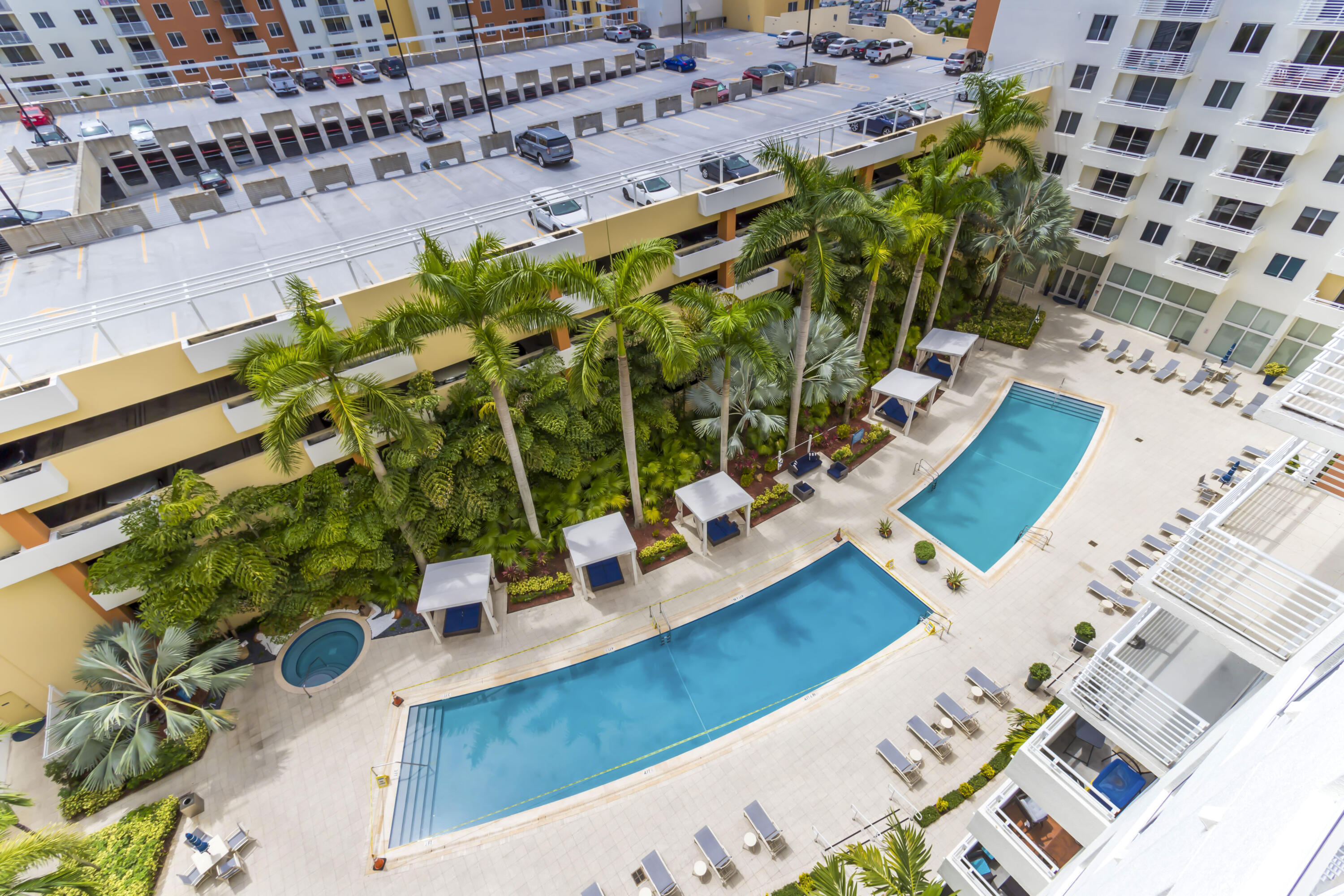 image The Venture at Aventura1