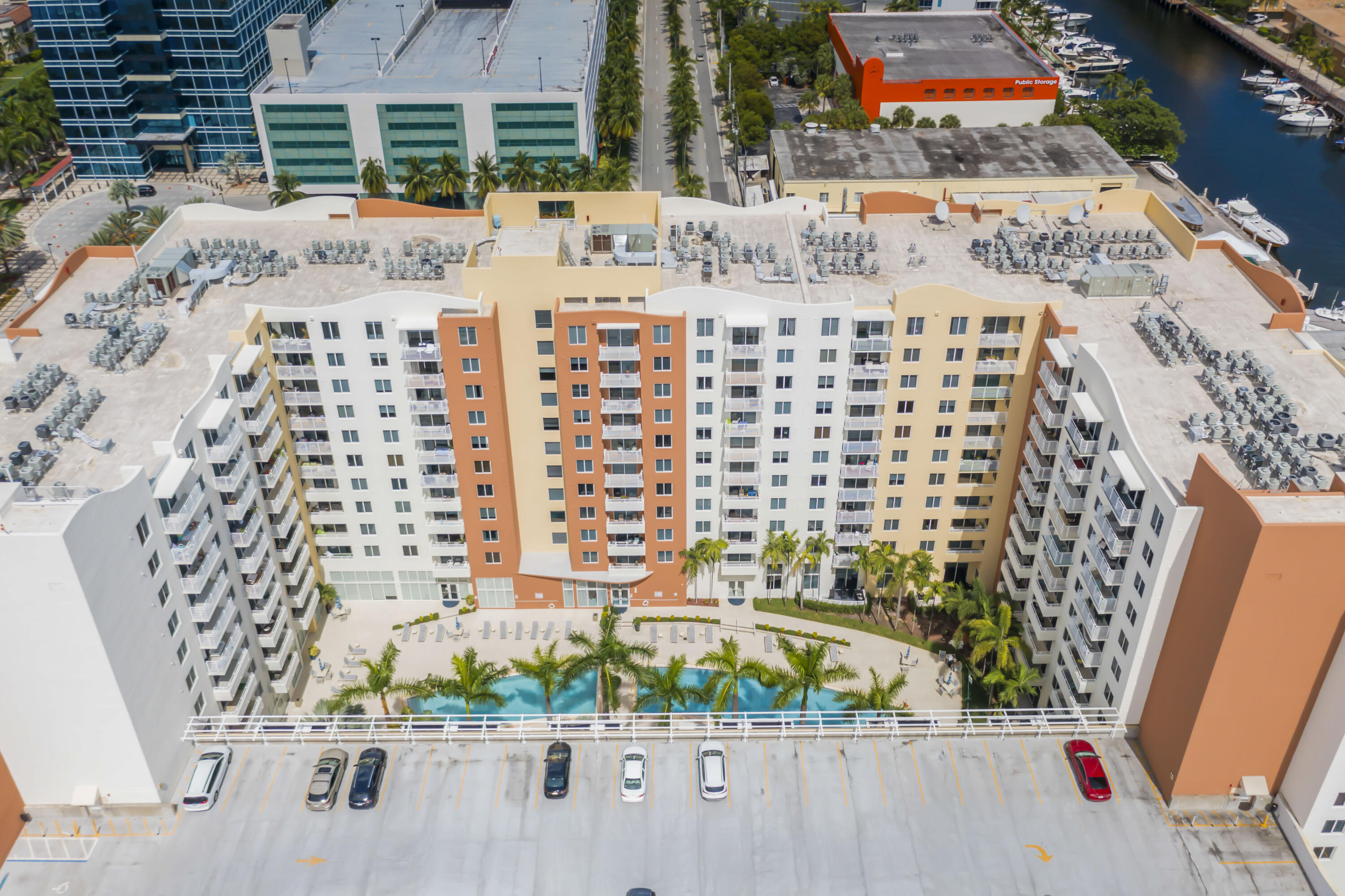 image The Venture at Aventura2