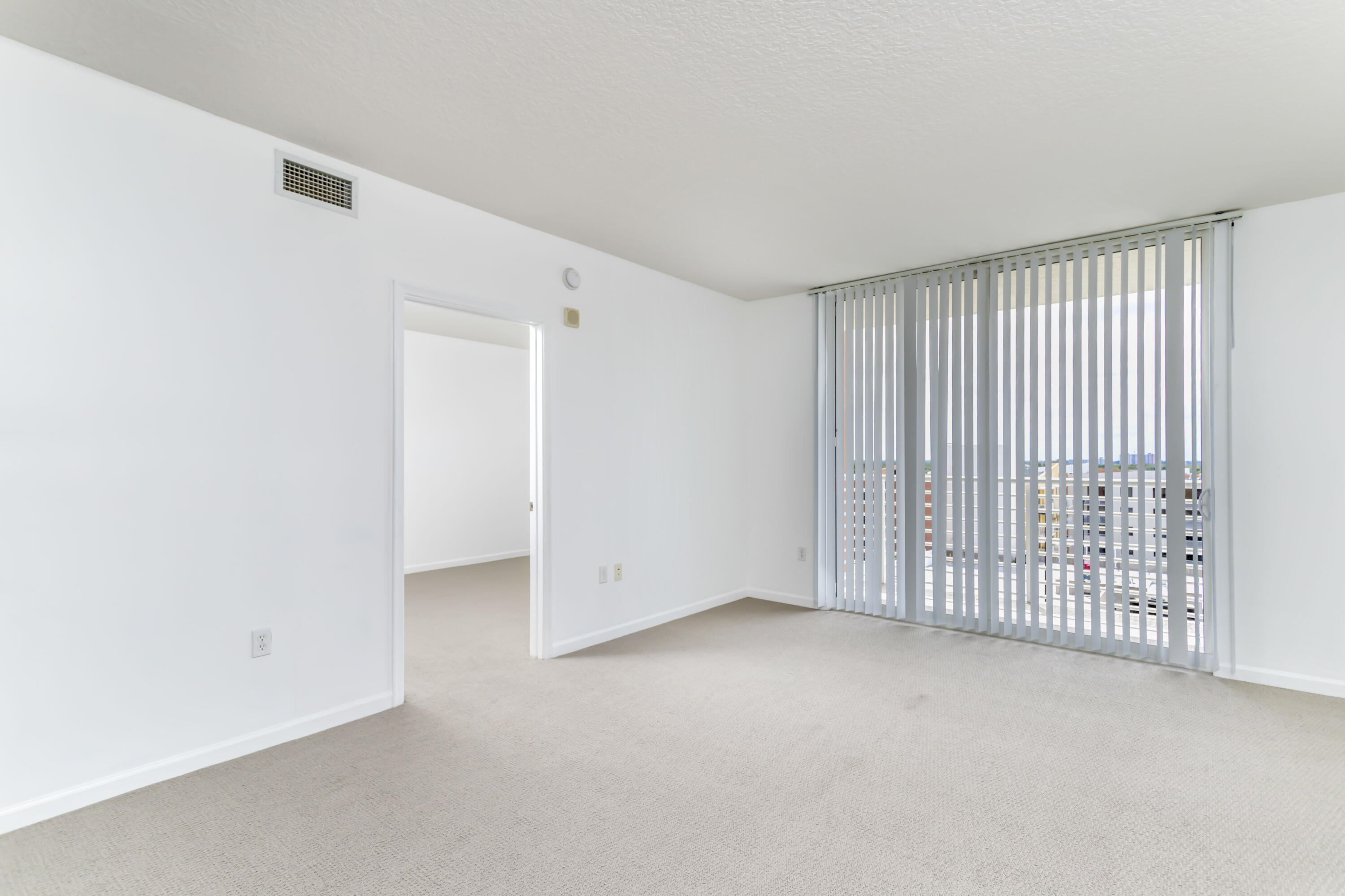 image The Venture at Aventura5