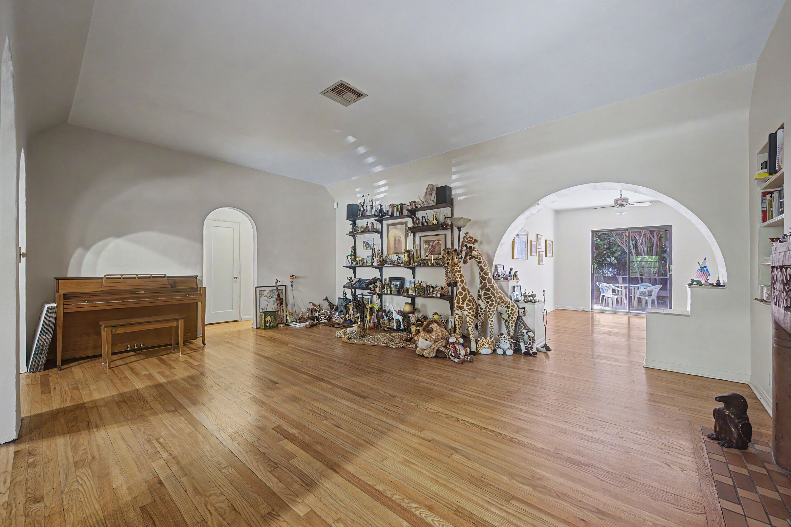 3700 Harlano St Coral Gables, FL 33134