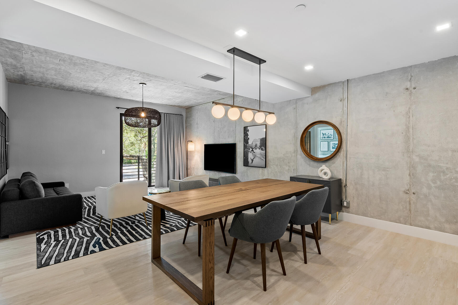 637 NE 4th Fort Lauderdale, FL 33304